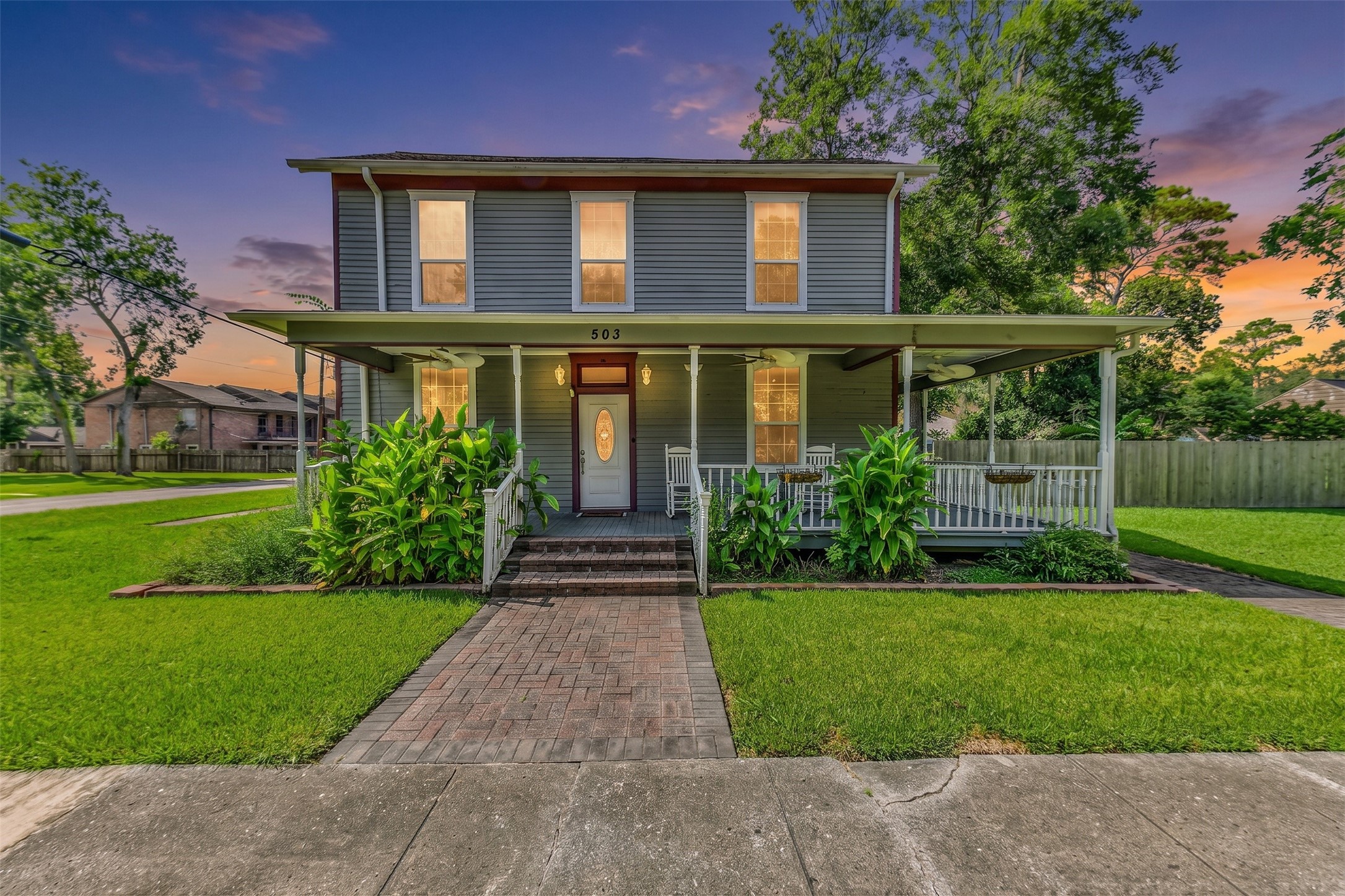 Own a piece of Alvin history! Built in 1890 and full of timeless character. Own a piece of Alvin history! Built in 1890 and full of timeless character.