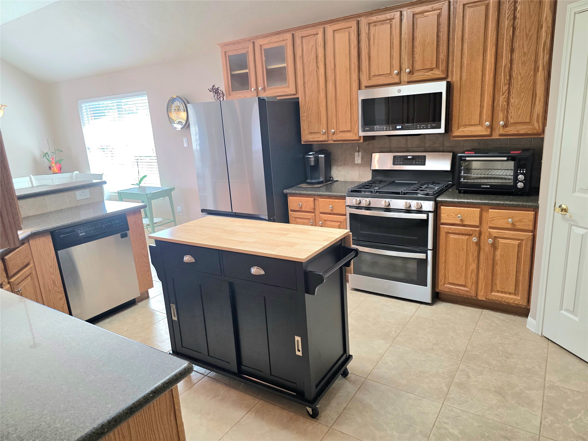 Gas cooktop and double oven with convection available