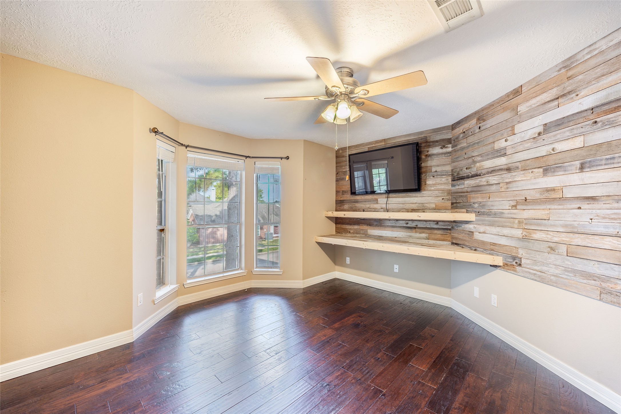 7222 Hazel Cove Drive, Houston, TX 77095