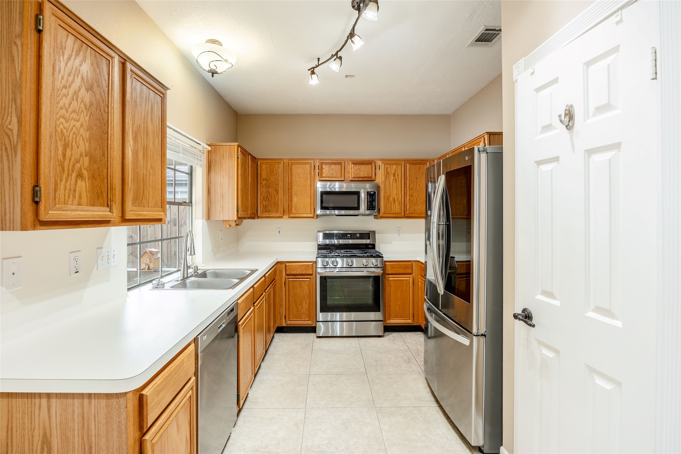 7222 Hazel Cove Drive, Houston, TX 77095