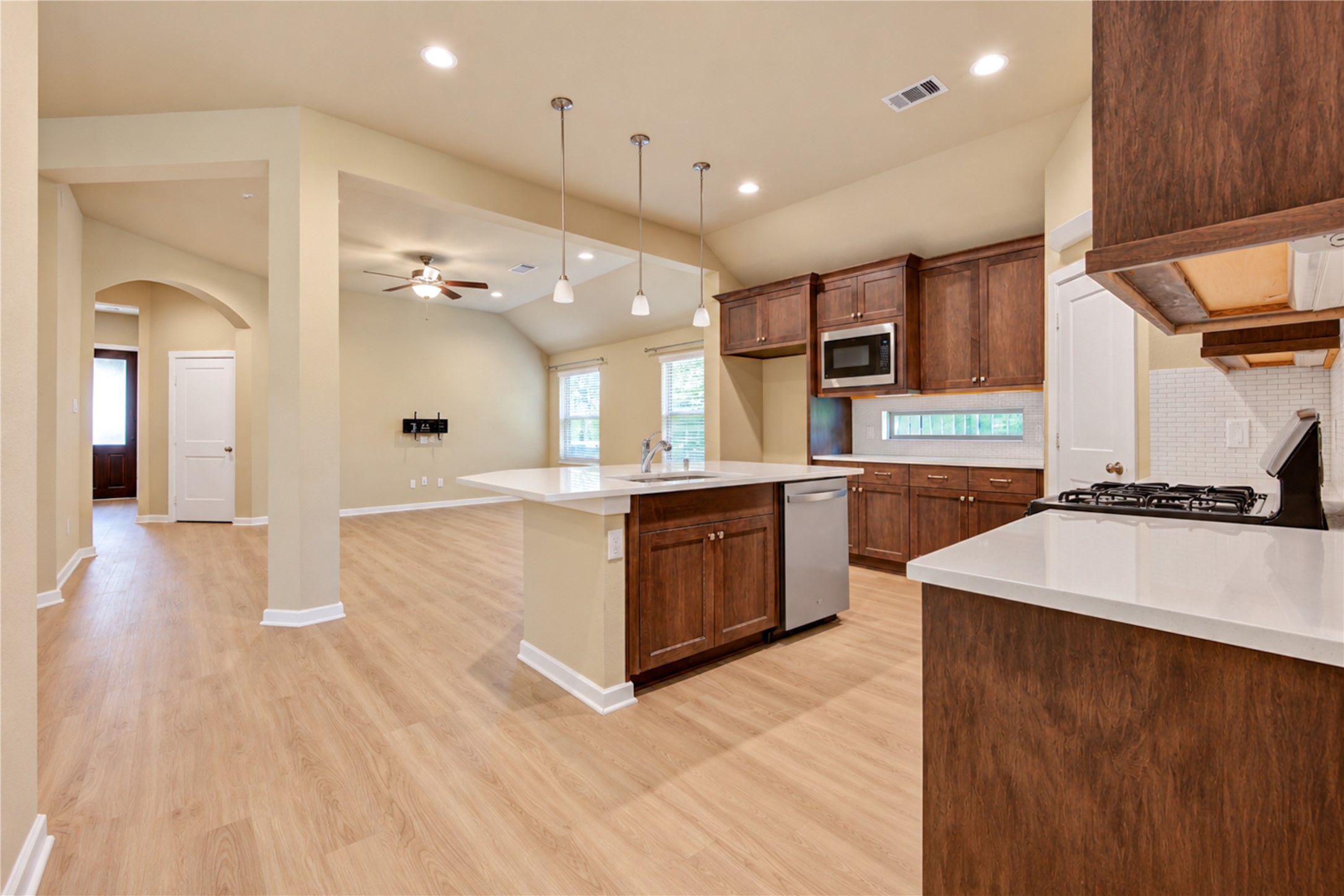 10147 Bayou Oaks Drive, Conroe, TX 77385