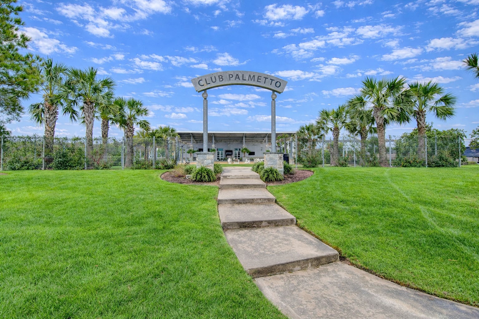 10147 Bayou Oaks Drive, Conroe, TX 77385