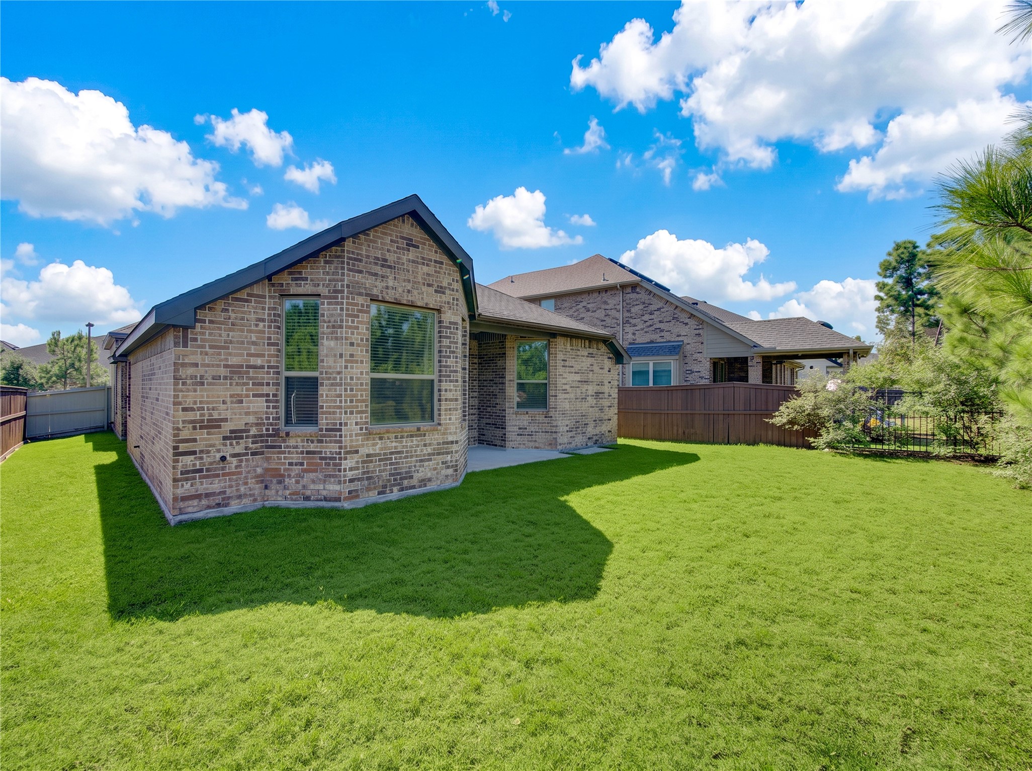 10147 Bayou Oaks Drive, Conroe, TX 77385