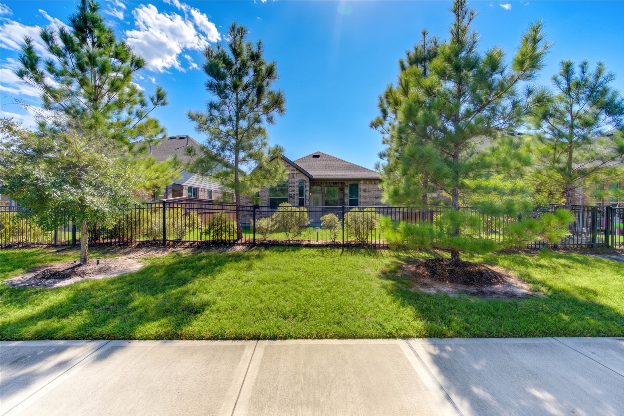 10147 Bayou Oaks Drive, Conroe, TX 77385