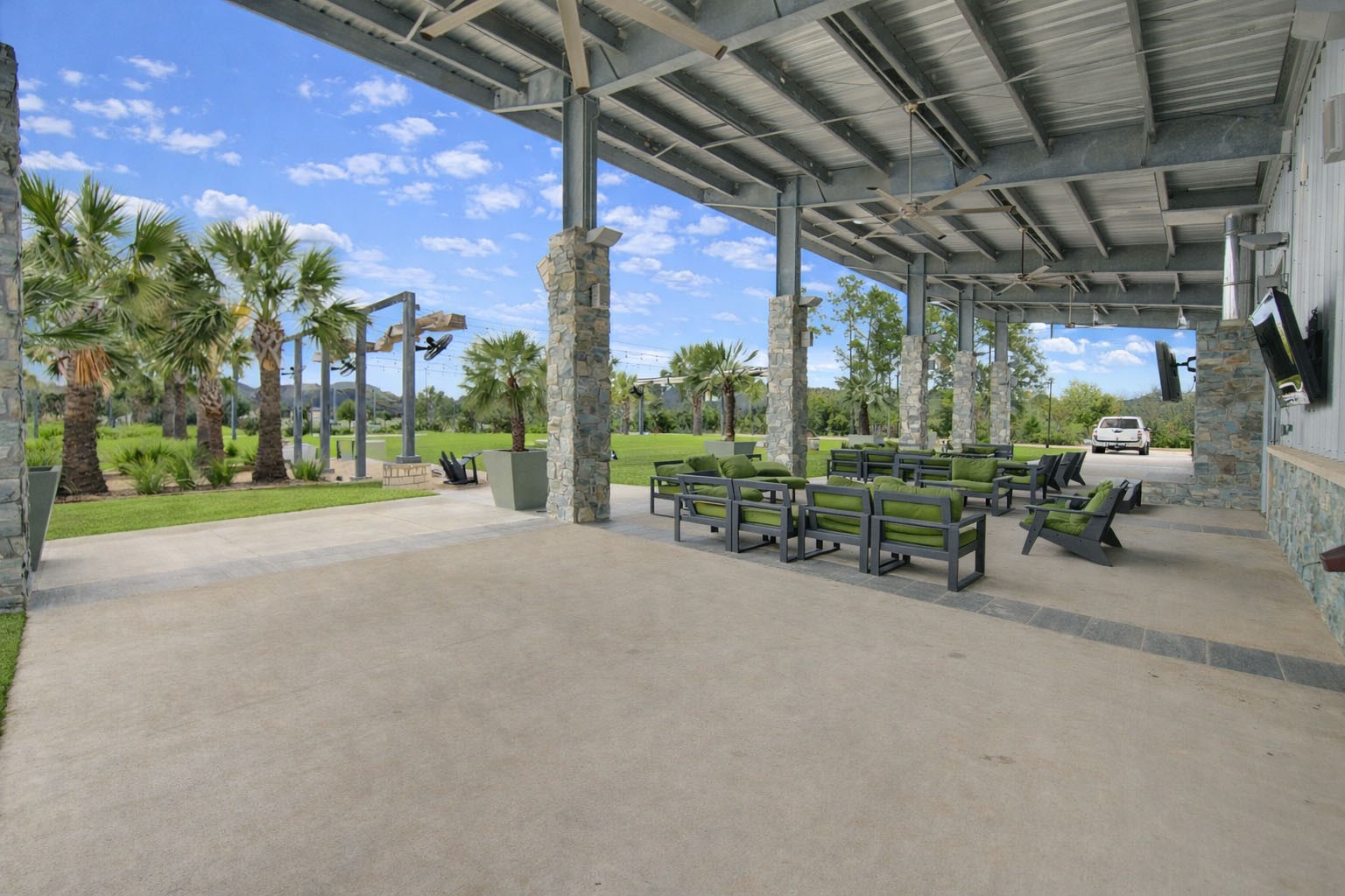 10147 Bayou Oaks Drive, Conroe, TX 77385