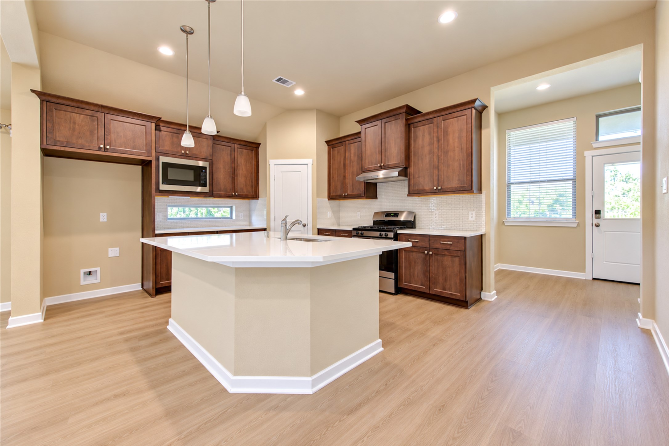 10147 Bayou Oaks Drive, Conroe, TX 77385