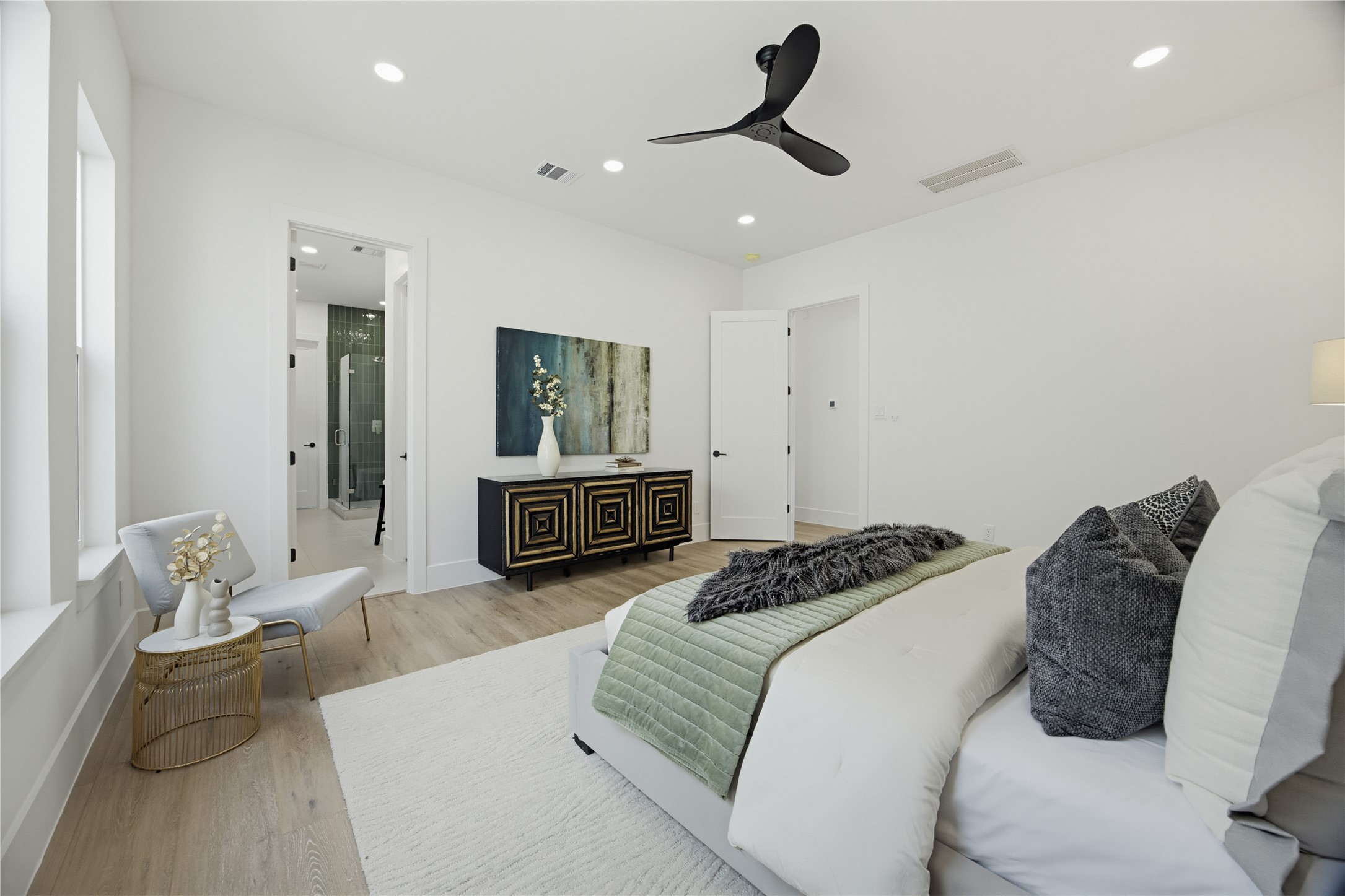 1004 E 35th Street, Houston, TX 77022
