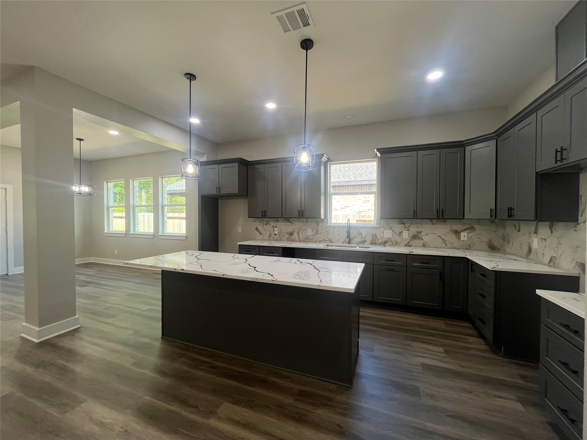 28807 Champion Oak kitchen