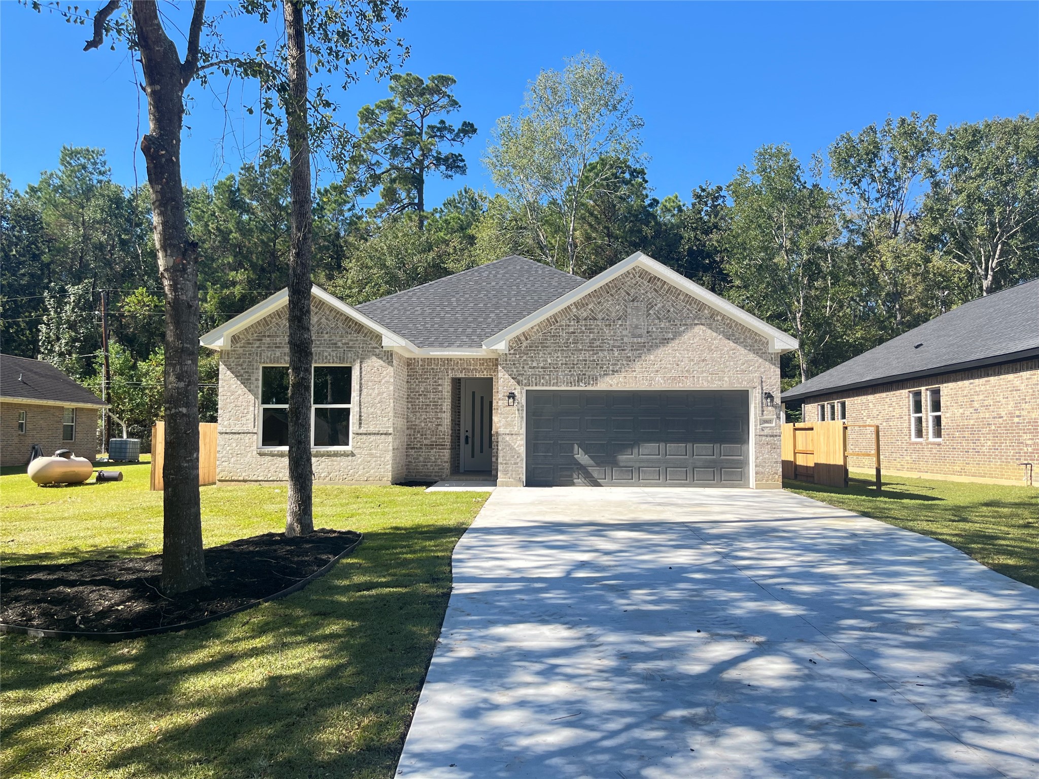 28807 Champion Oak long double wide driveway