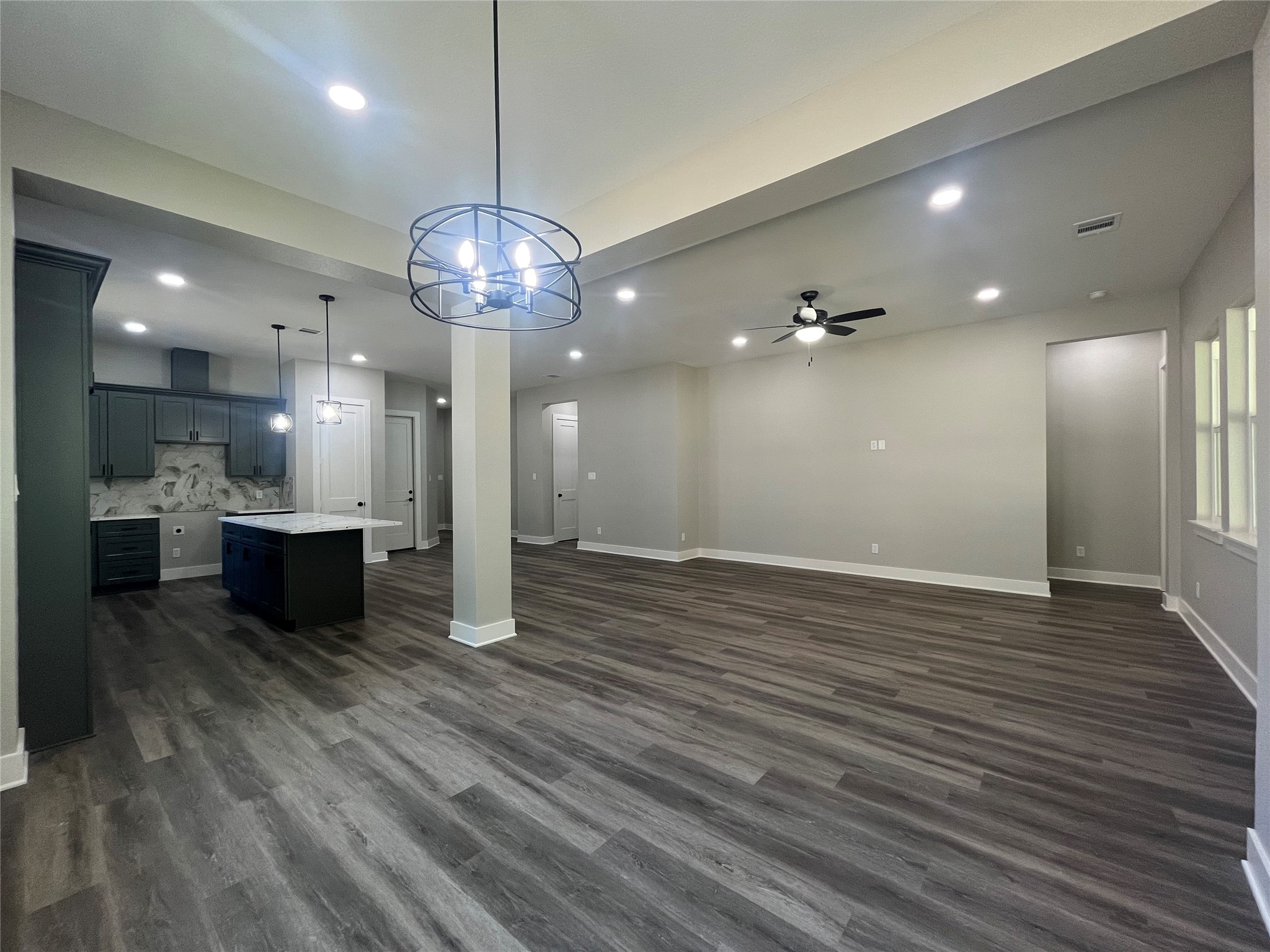 28807 Champion Oak dining