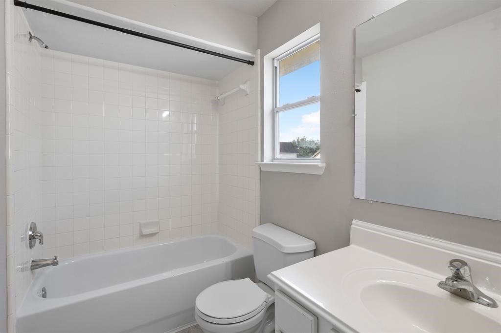 2nd Floor Hall Bath
