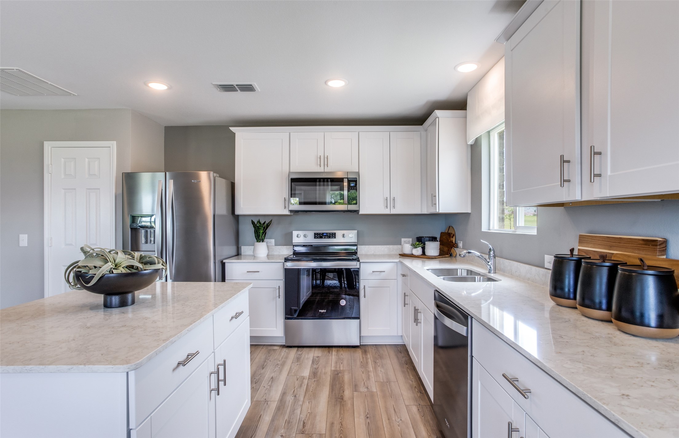 MODEL HOME images may NOT be consistent with the finished product. MODEL HOME images may NOT be consistent with the finished product.