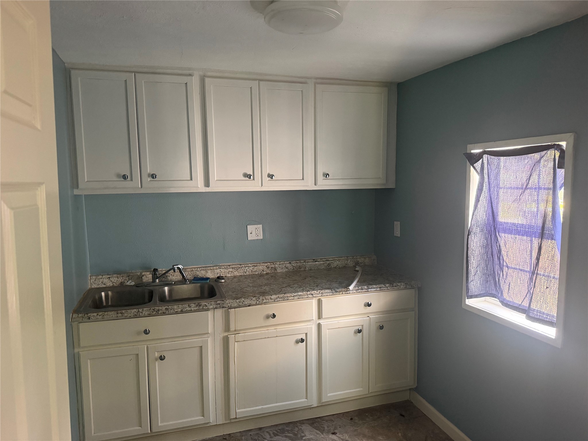 1506 W Talmadge st Road, Alvin, TX 77511