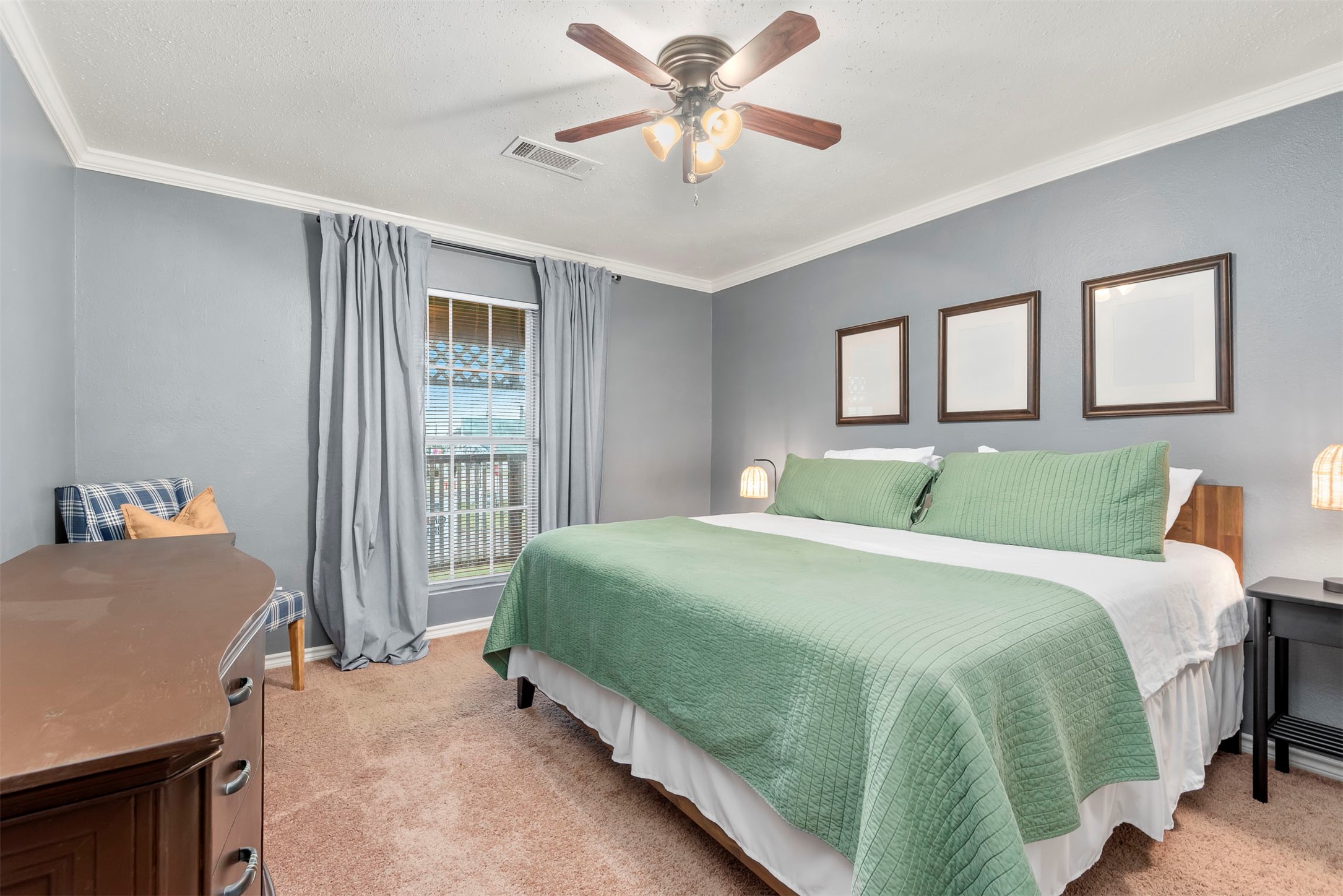 114 Grand Avenue, Bacliff, TX 77518