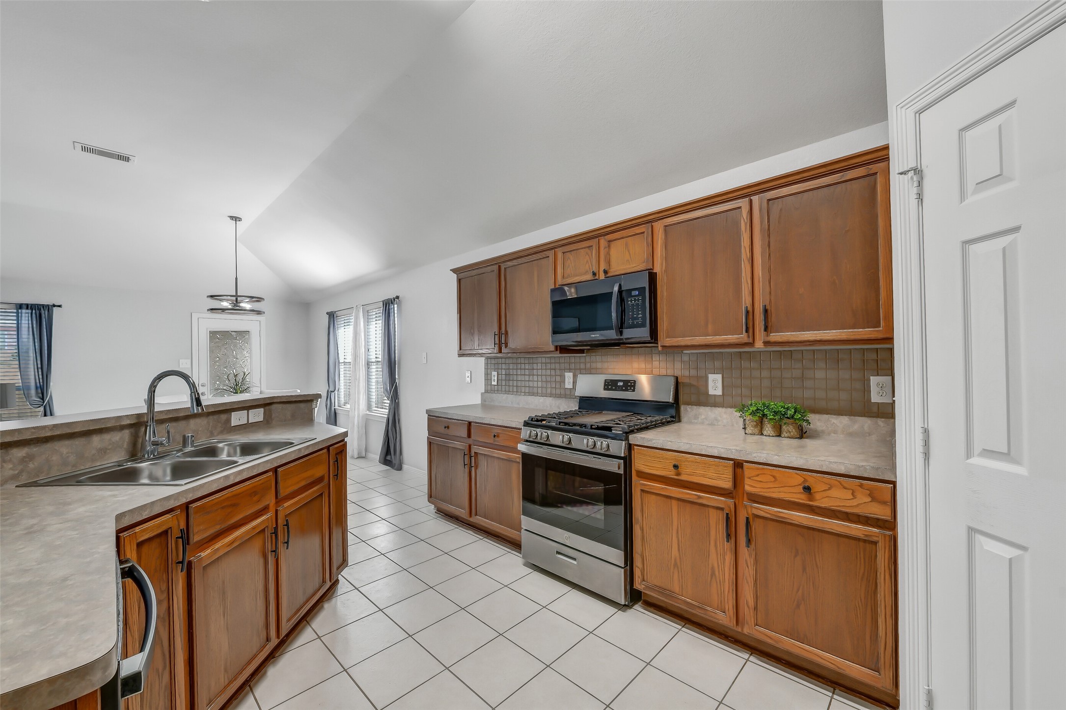 706 St Croix Street, Alvin, TX 77511