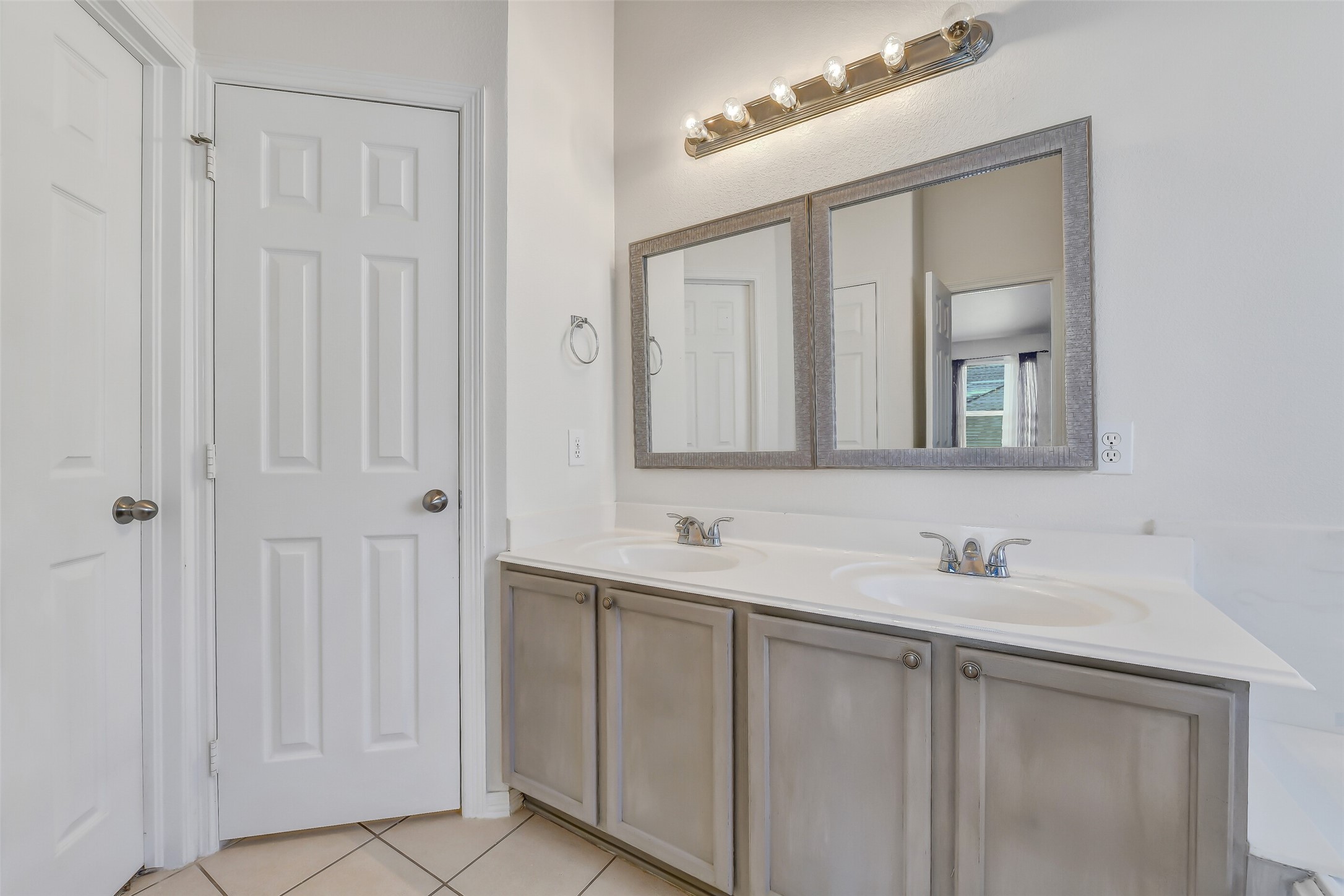 706 St Croix Street, Alvin, TX 77511
