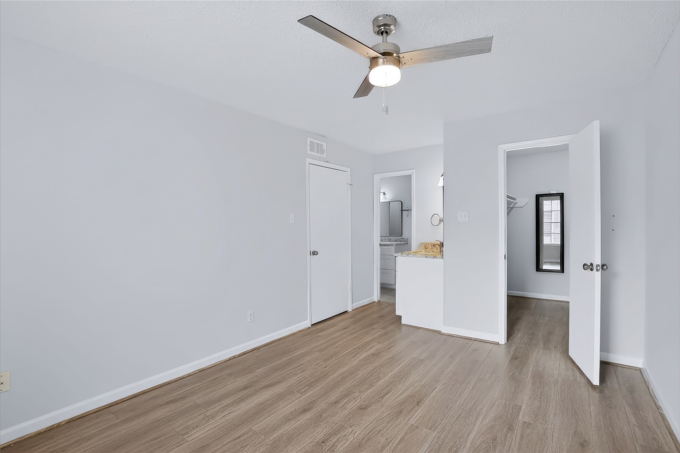 2750 Holly Hall Street, #510, Houston, TX 77054