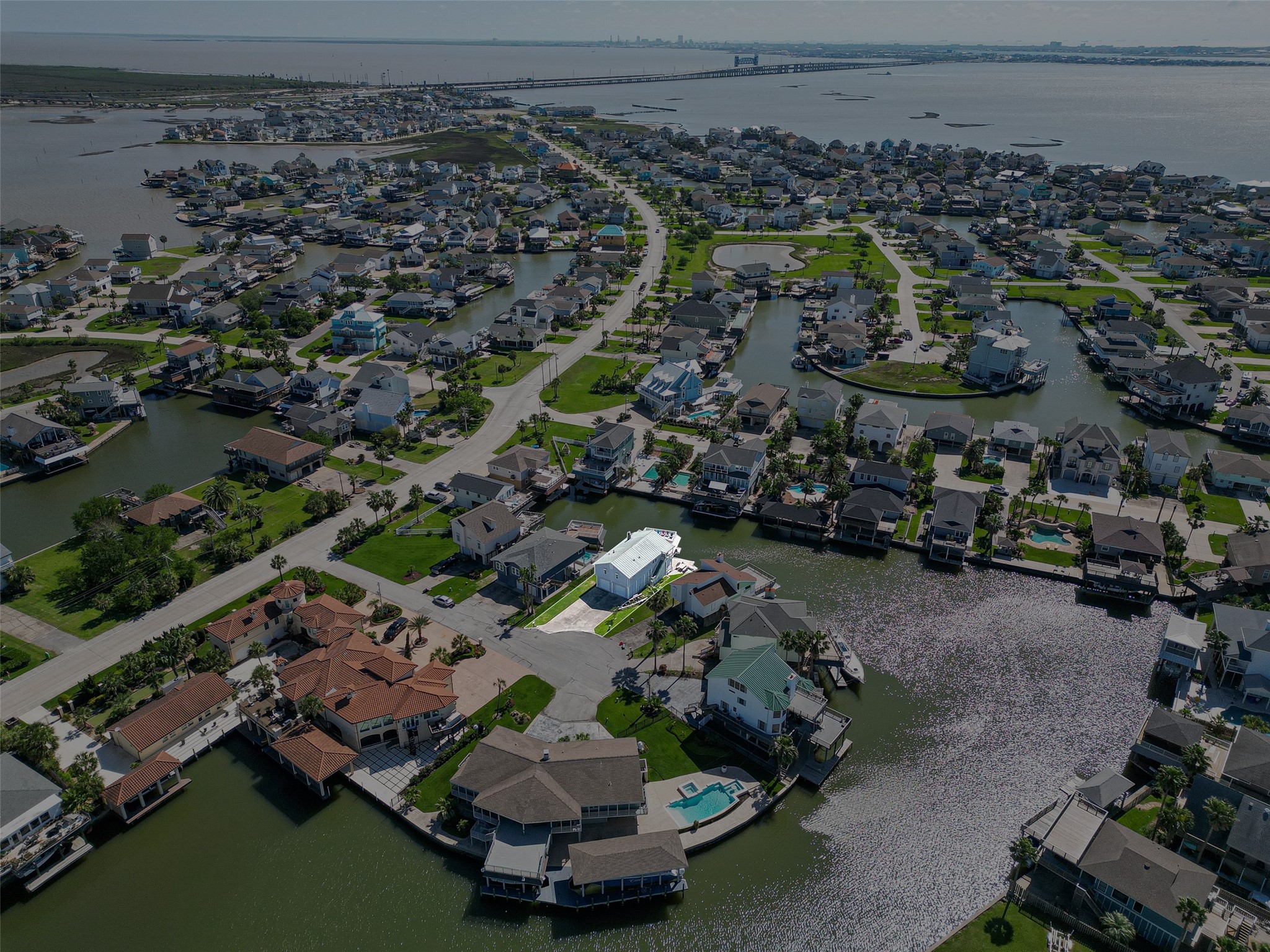 210 Sampan Drive, Tiki Island, TX 77554