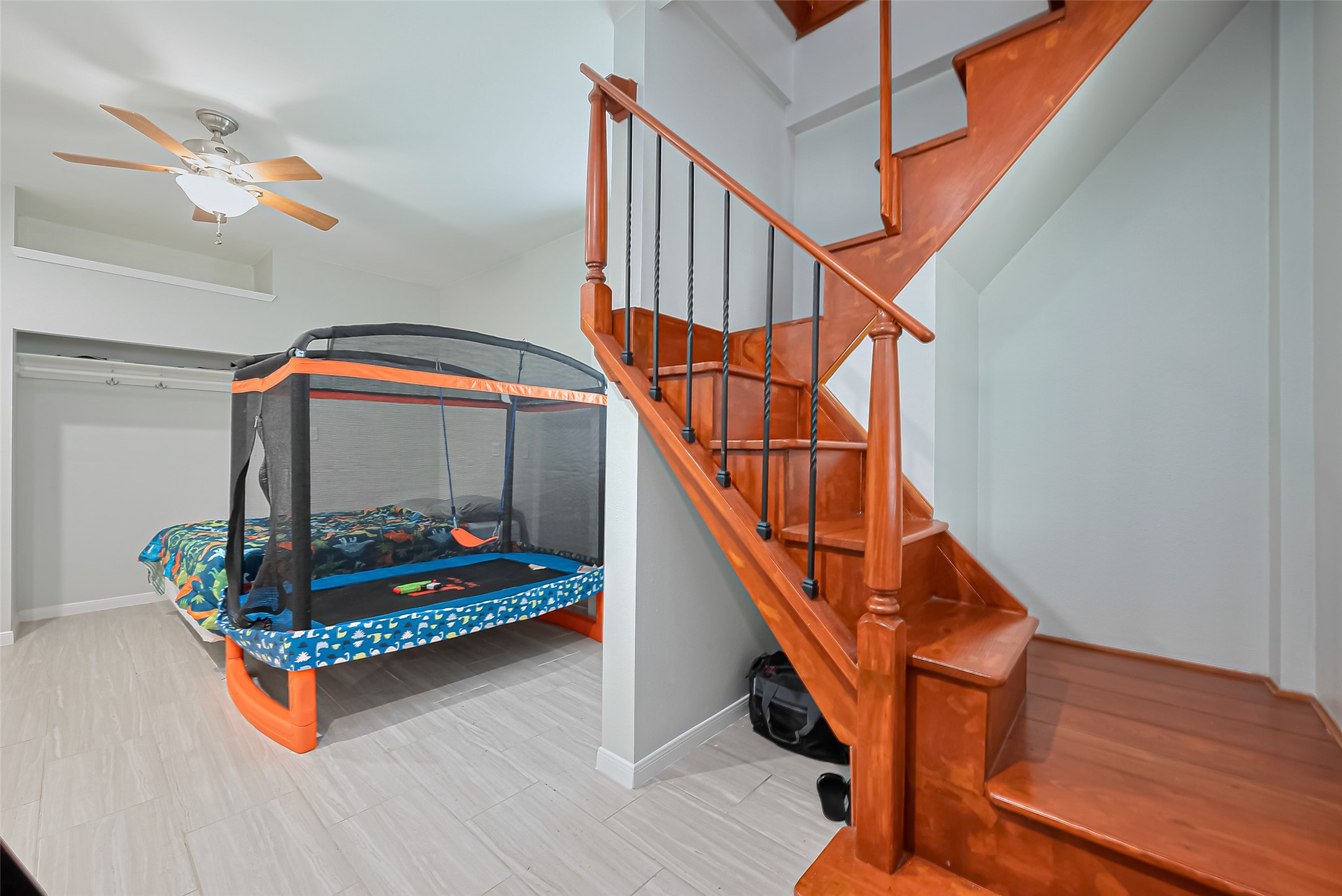 210 Sampan Drive, Tiki Island, TX 77554
