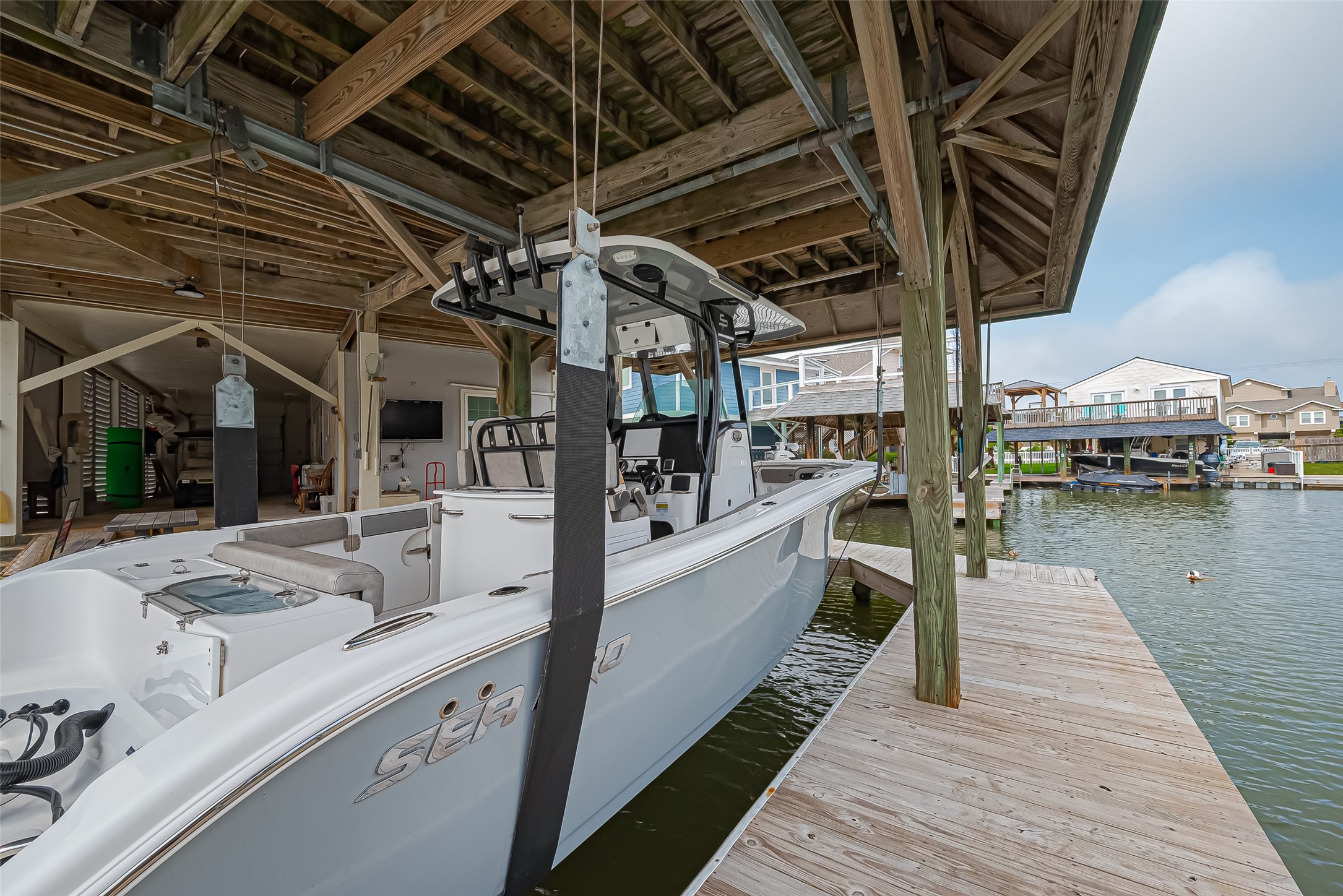 210 Sampan Drive, Tiki Island, TX 77554
