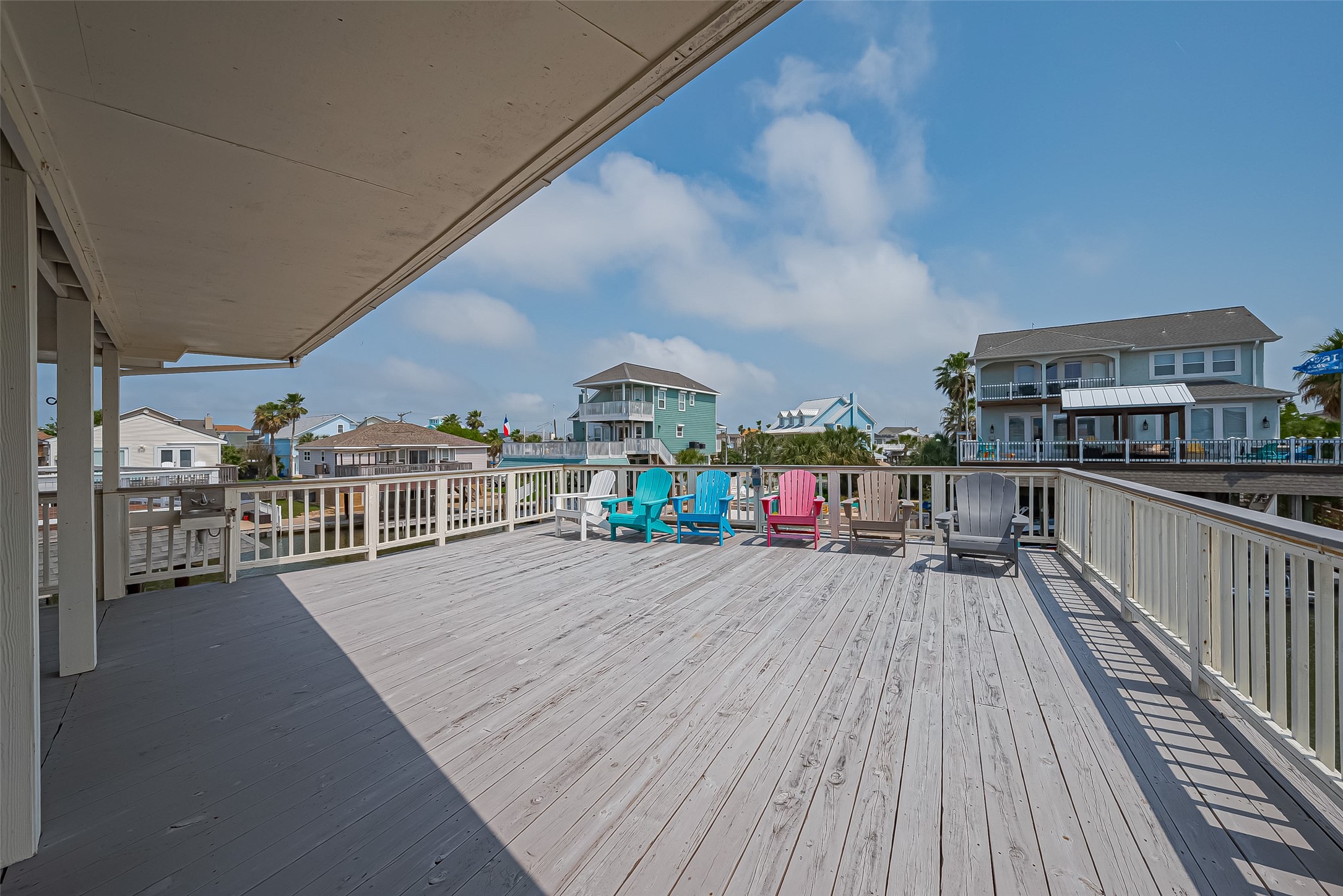 210 Sampan Drive, Tiki Island, TX 77554