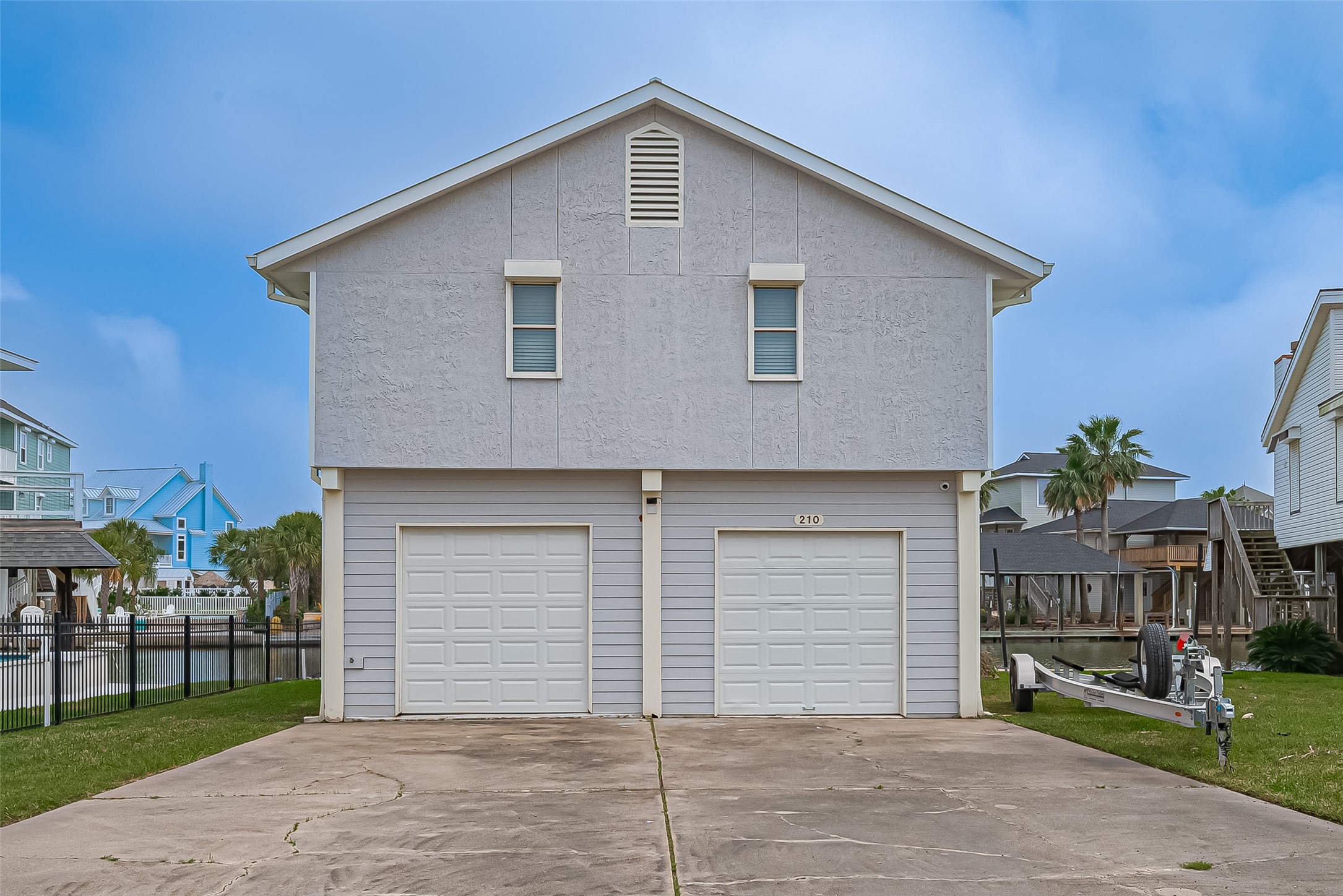 210 Sampan Drive, Tiki Island, TX 77554