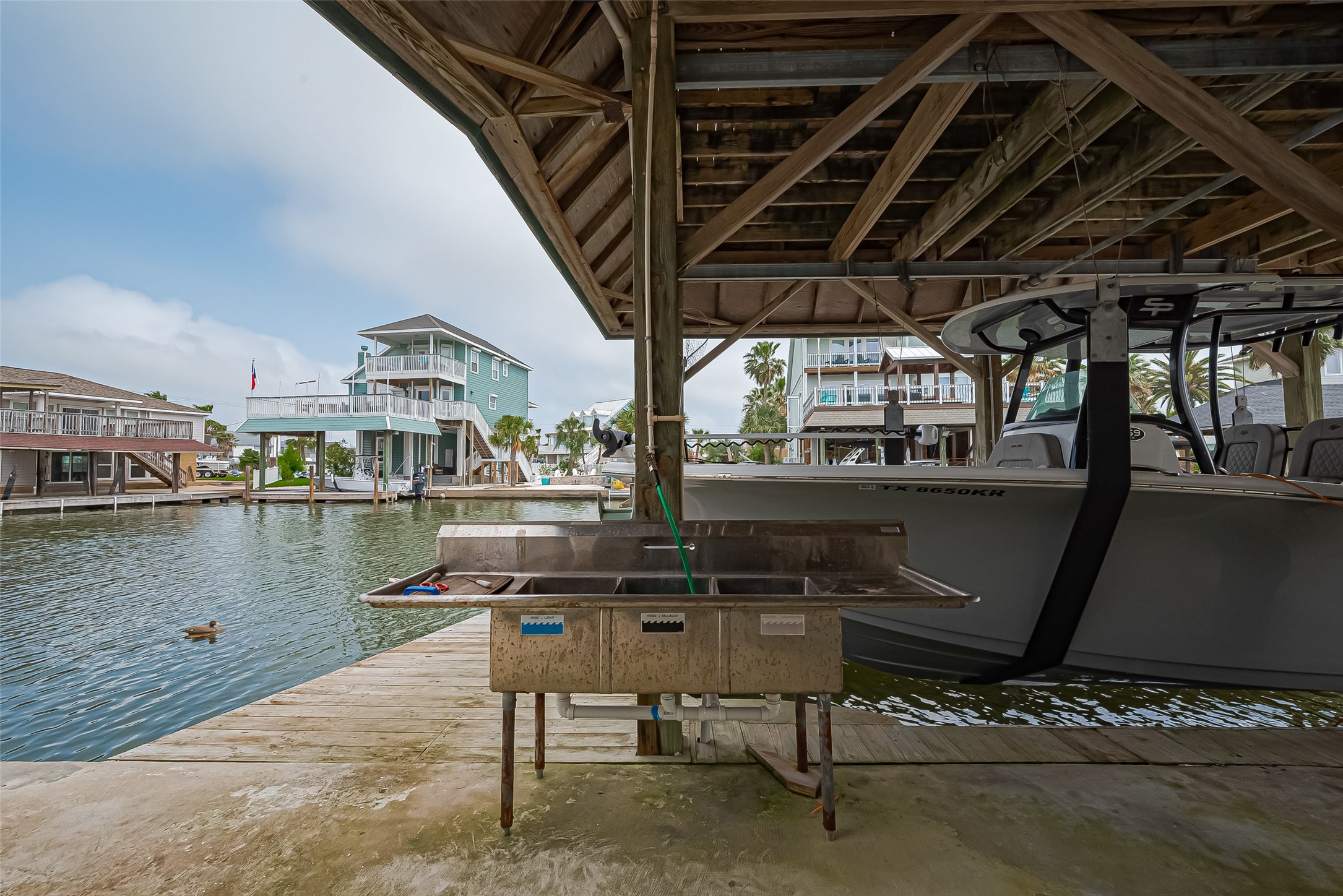 210 Sampan Drive, Tiki Island, TX 77554