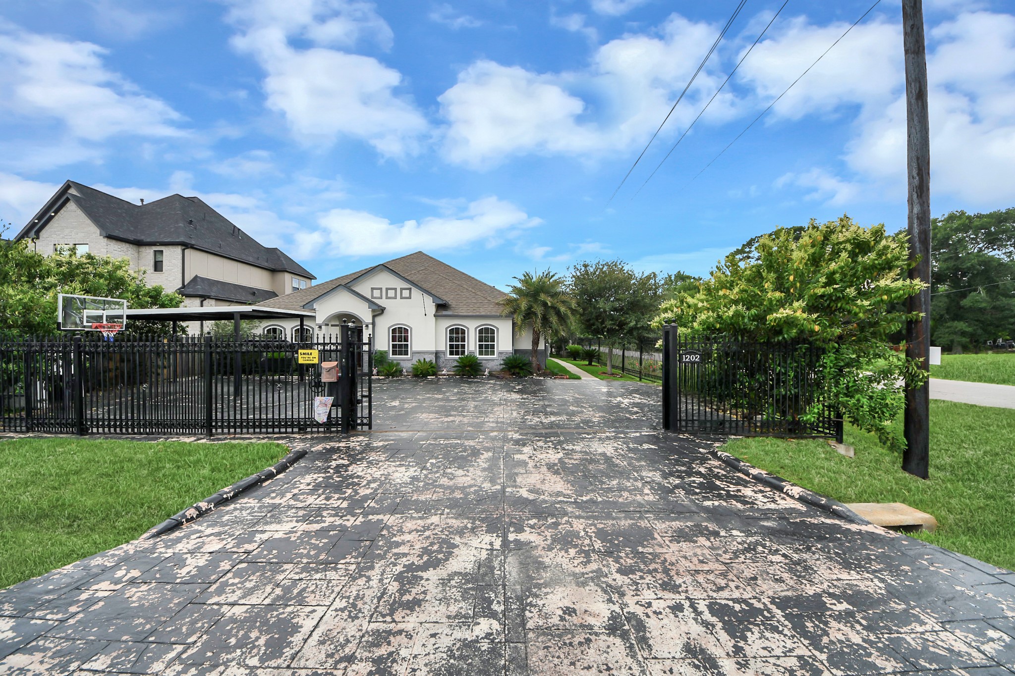 1202 Niagara Street, Houston, TX 77051 1202 Niagara Street, Houston, TX 77051