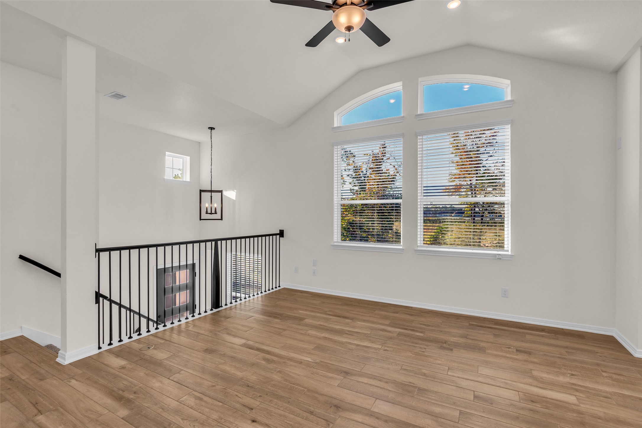 107 W Coralburst Loop, Montgomery, TX 77316 107 W Coralburst Loop, Montgomery, TX 77316
