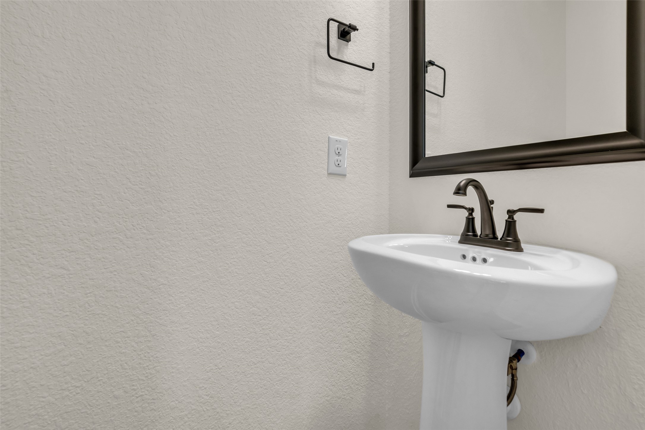 107 W Coralburst Loop, Montgomery, TX 77316