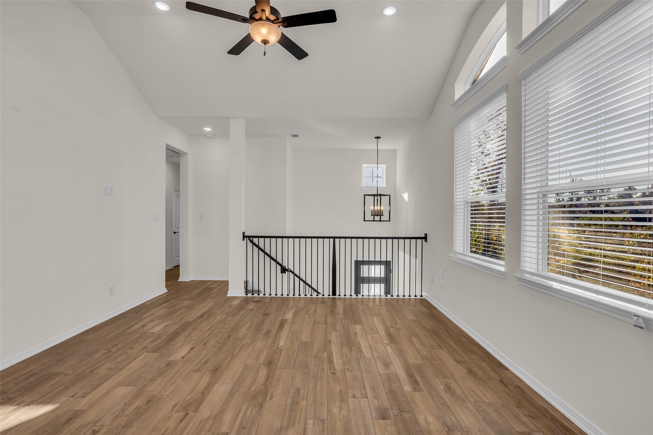107 W Coralburst Loop, Montgomery, TX 77316