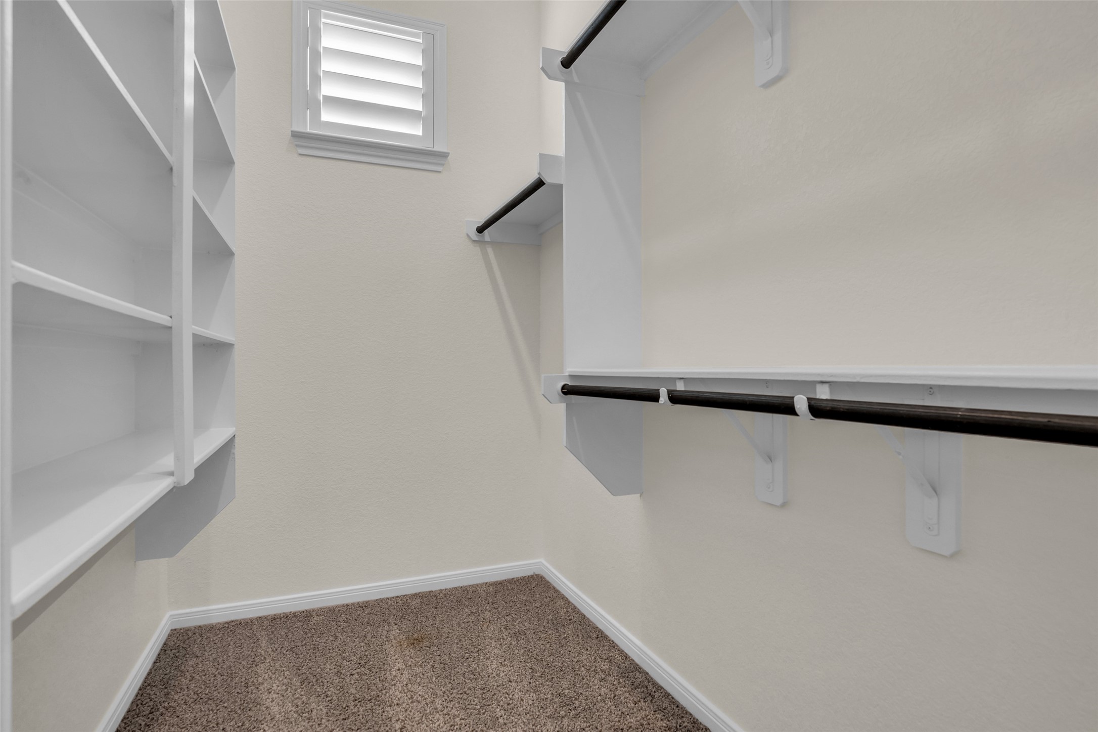 107 W Coralburst Loop, Montgomery, TX 77316