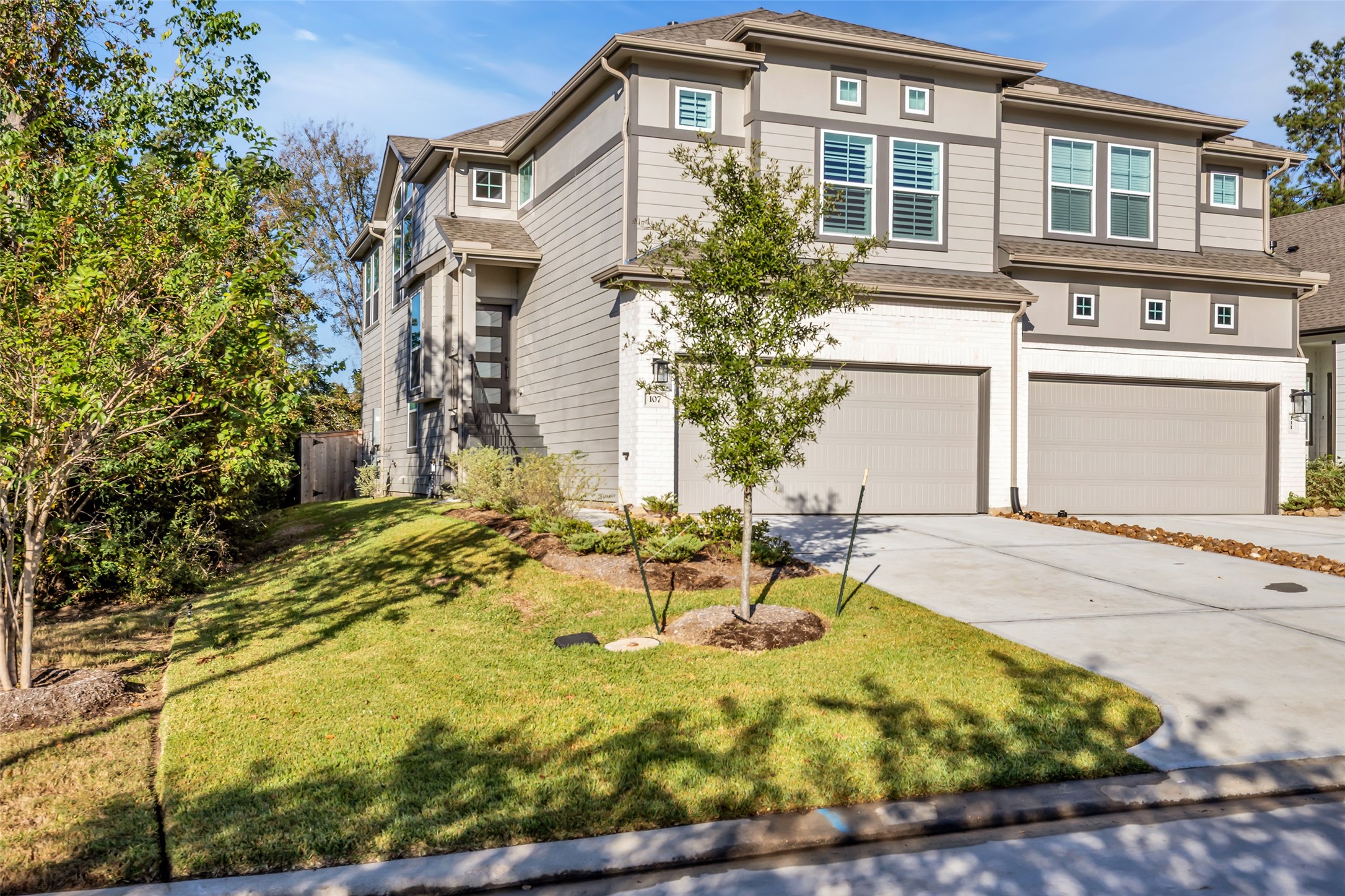 107 W Coralburst Loop, Montgomery, TX 77316