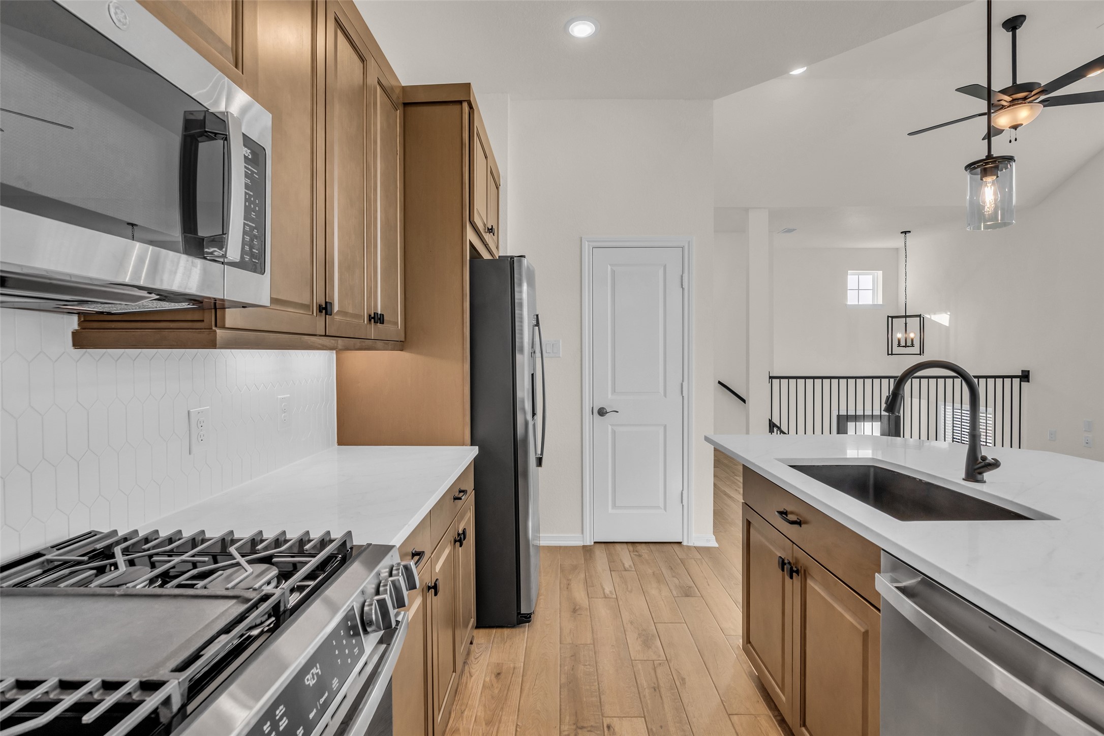 107 W Coralburst Loop, Montgomery, TX 77316
