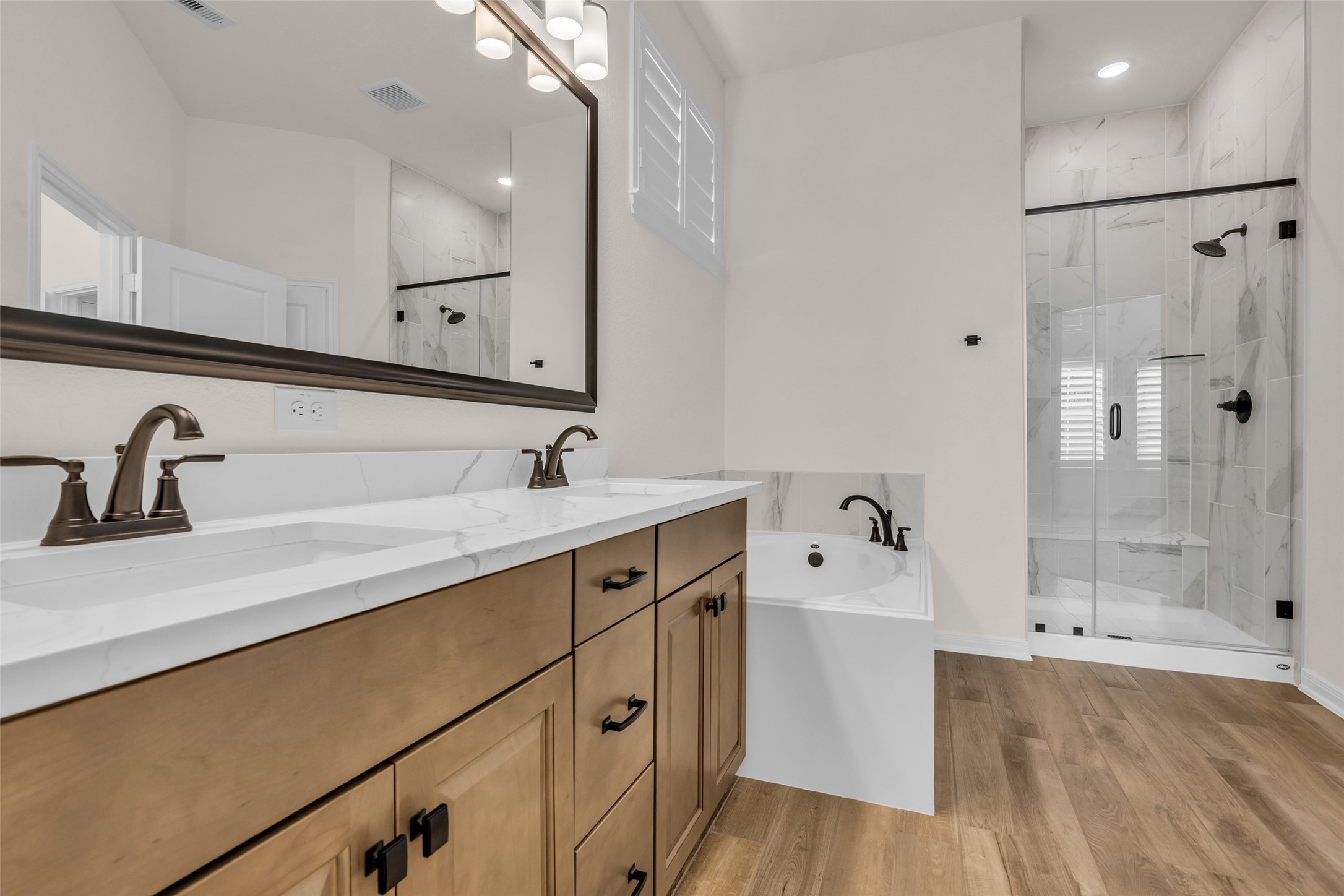 107 W Coralburst Loop, Montgomery, TX 77316