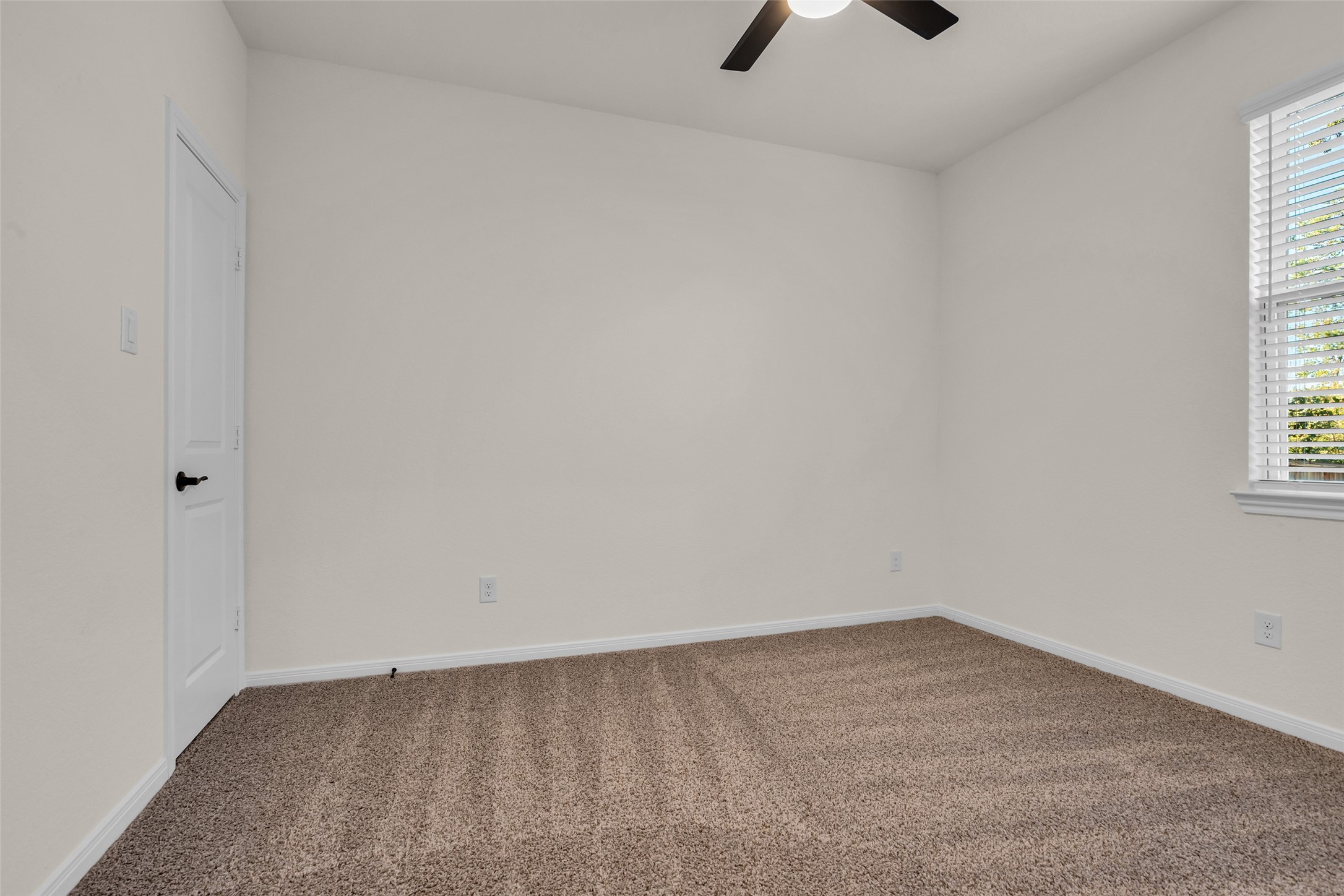 107 W Coralburst Loop, Montgomery, TX 77316
