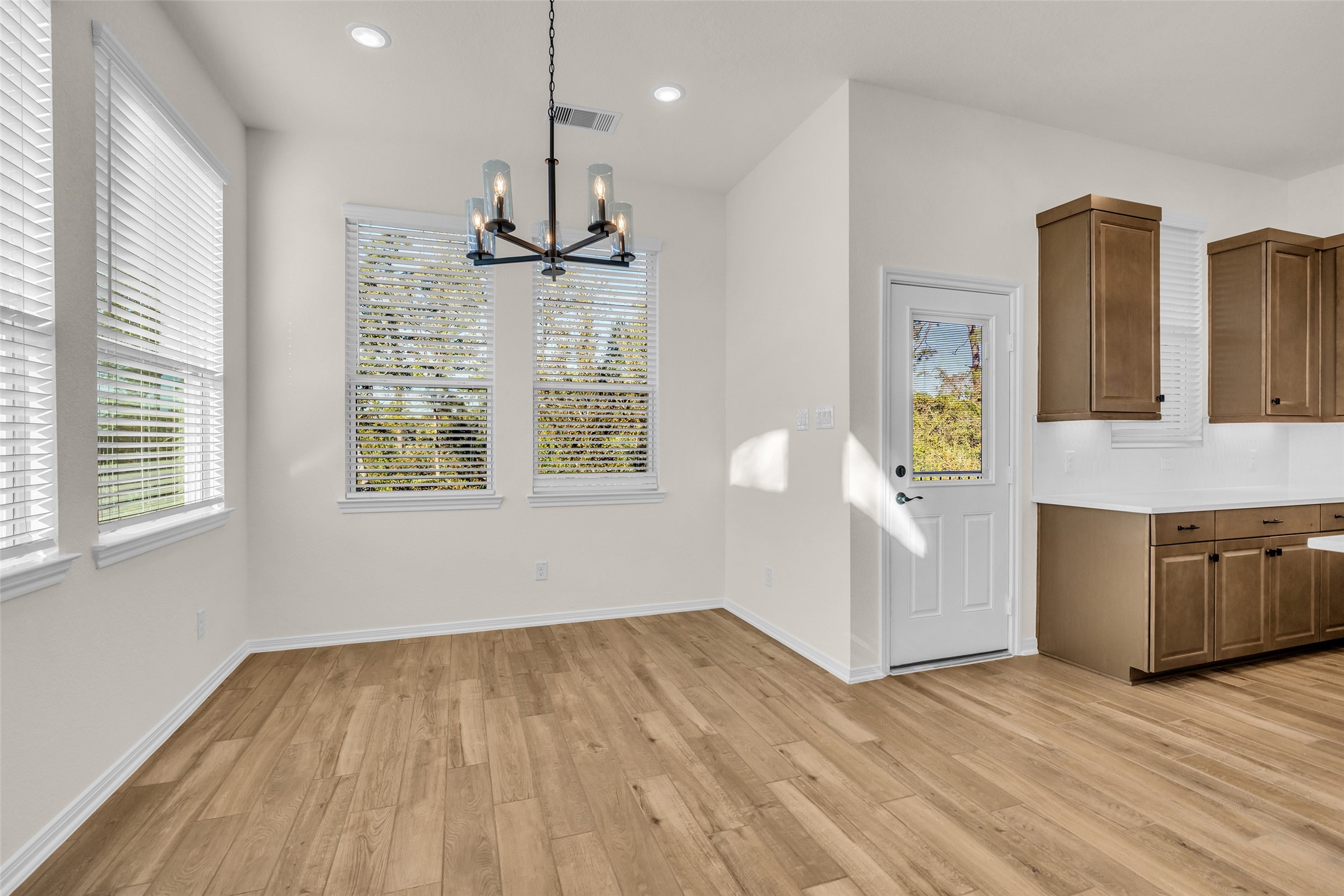 107 W Coralburst Loop, Montgomery, TX 77316