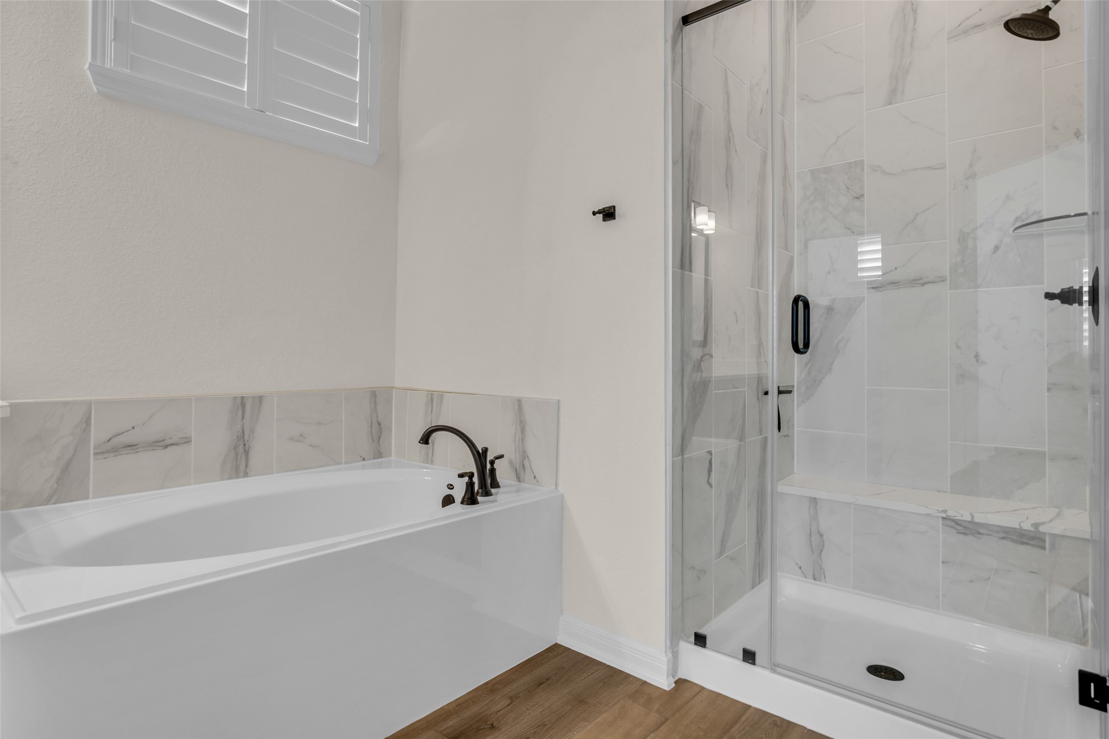 107 W Coralburst Loop, Montgomery, TX 77316