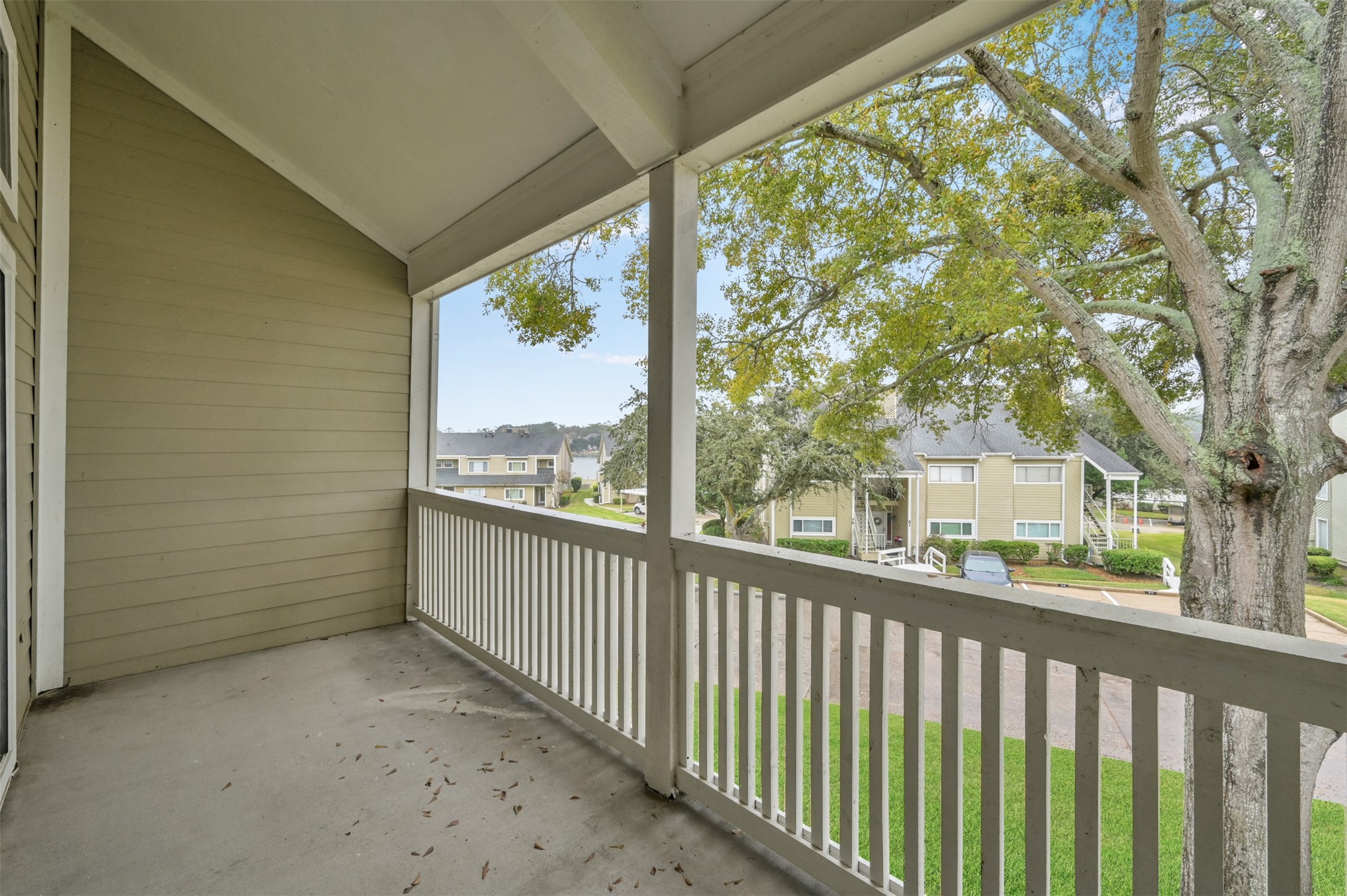 132 April Point Drive S, Conroe, TX 77356