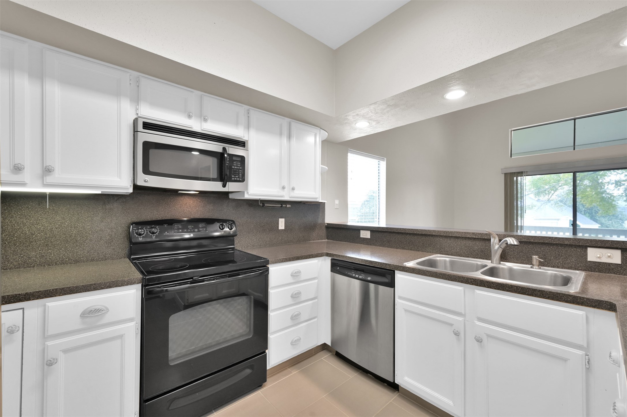 132 April Point Drive S, Conroe, TX 77356