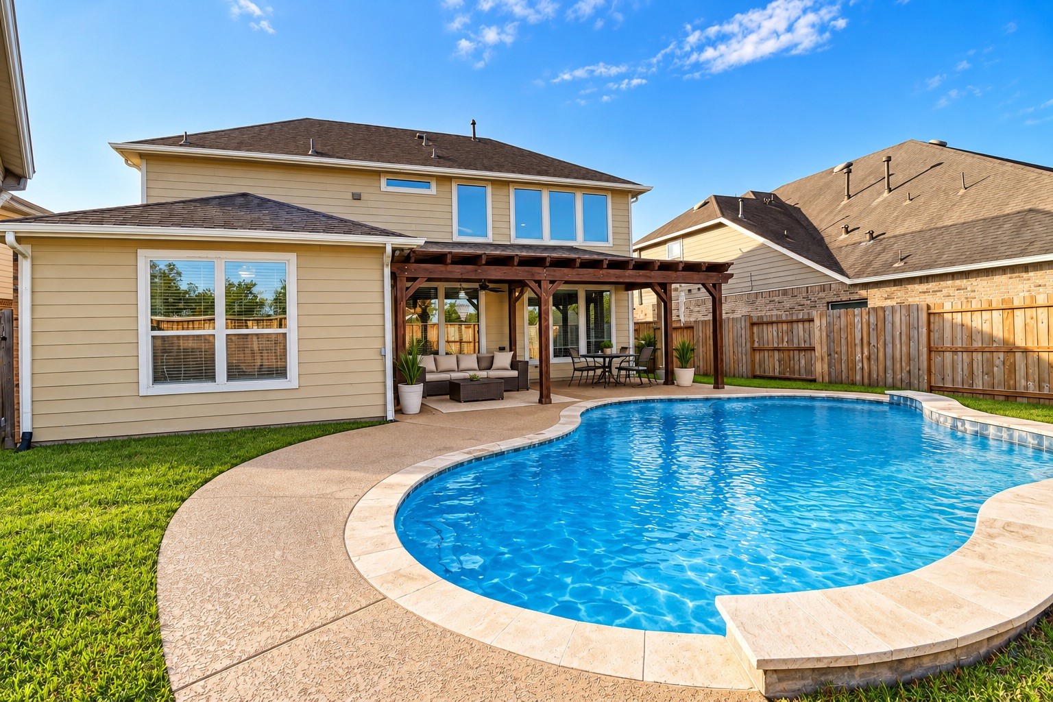 Backyard Oasis for Relaxing and Summer Fun Backyard Oasis for Relaxing and Summer Fun