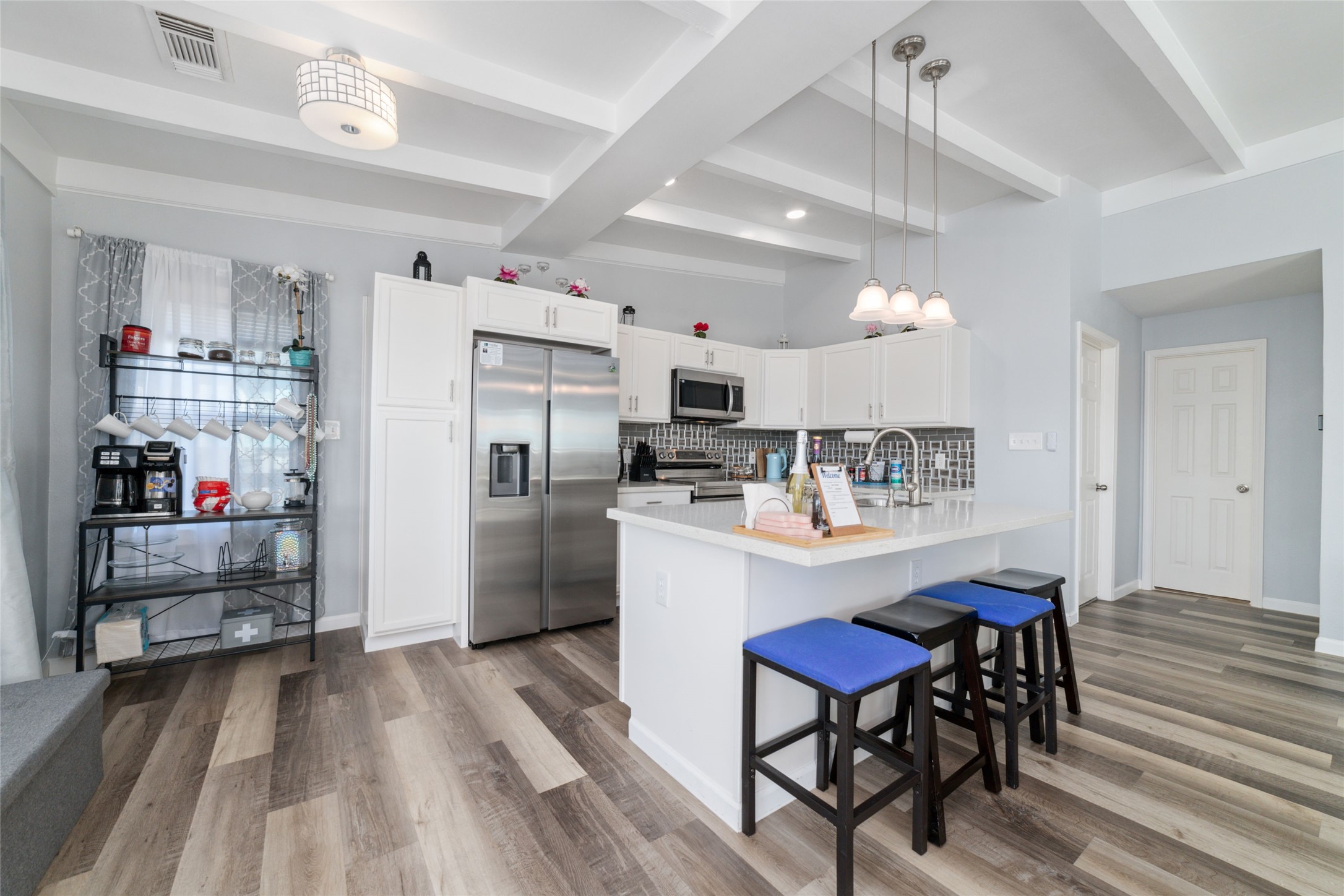 196 Barracuda Street, Bayou Vista, TX 77563
