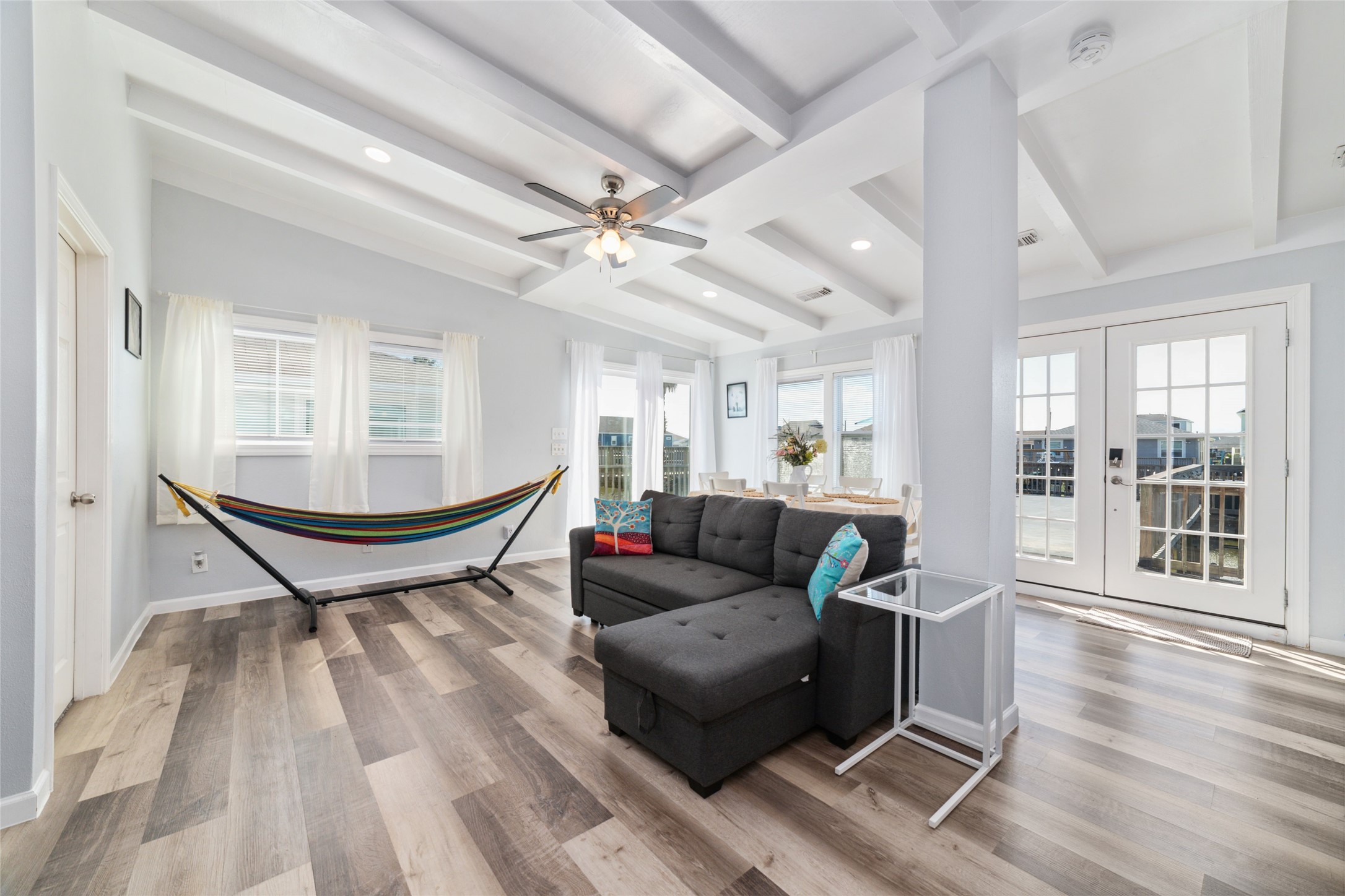 196 Barracuda Street, Bayou Vista, TX 77563