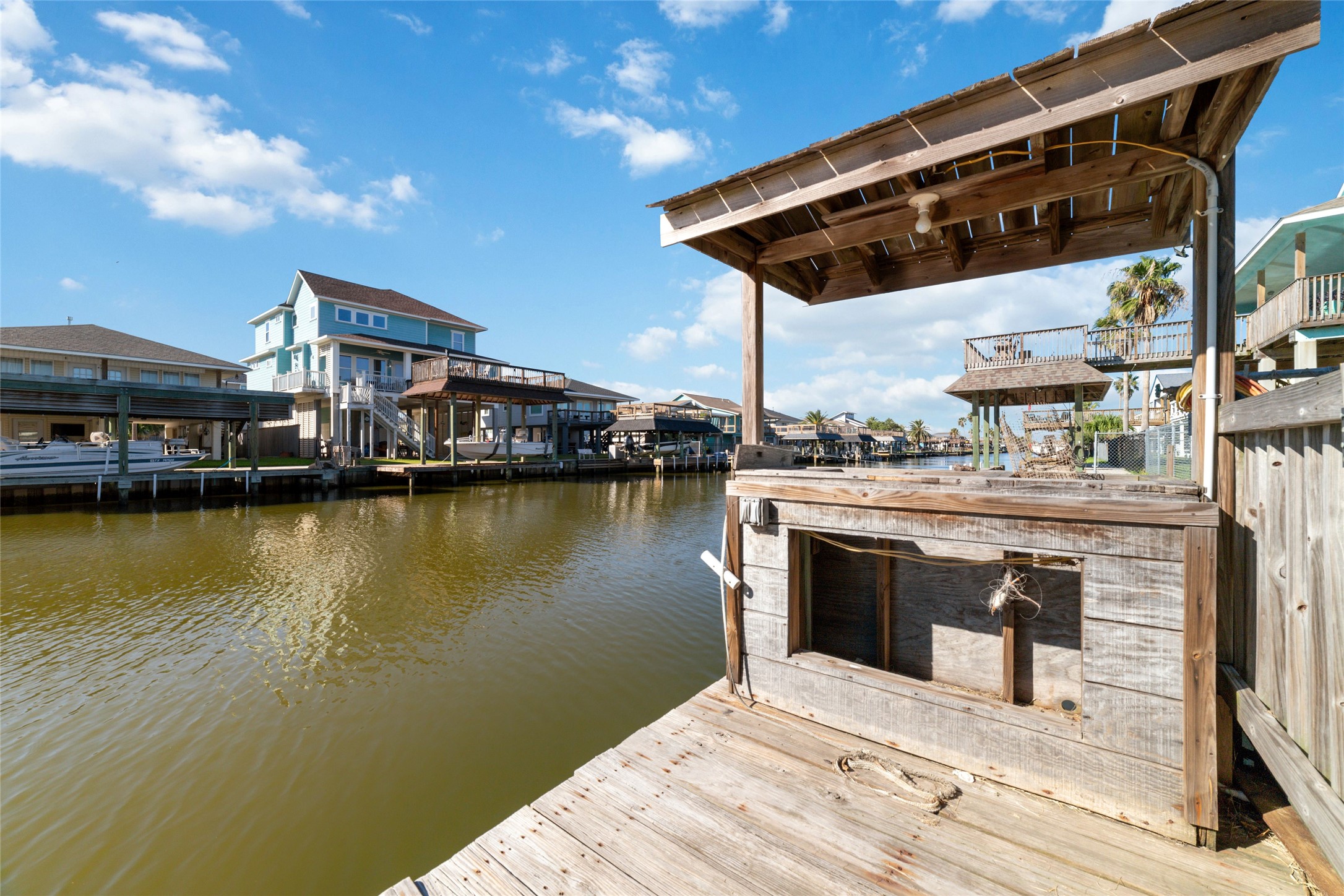 196 Barracuda Street, Bayou Vista, TX 77563