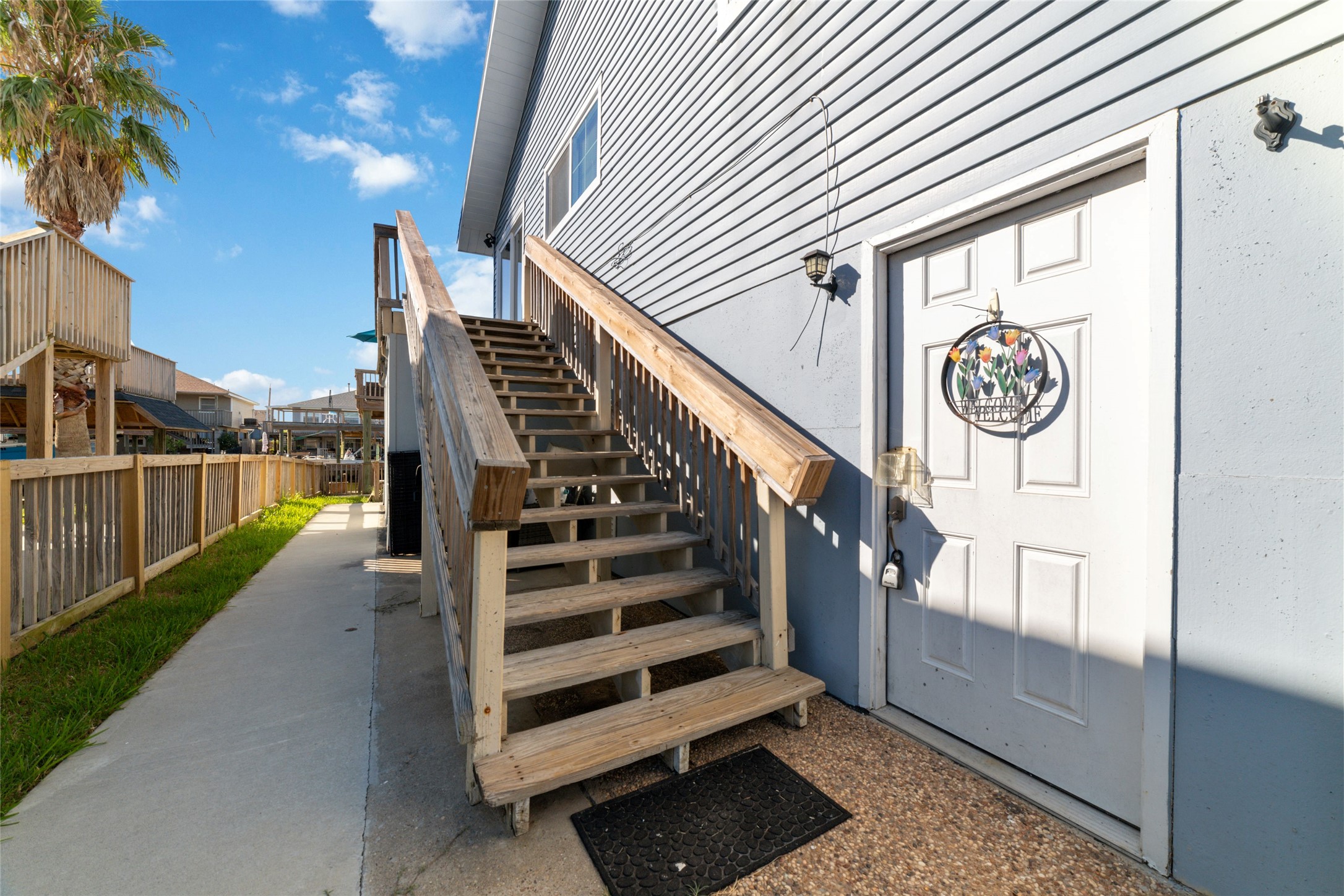 196 Barracuda Street, Bayou Vista, TX 77563