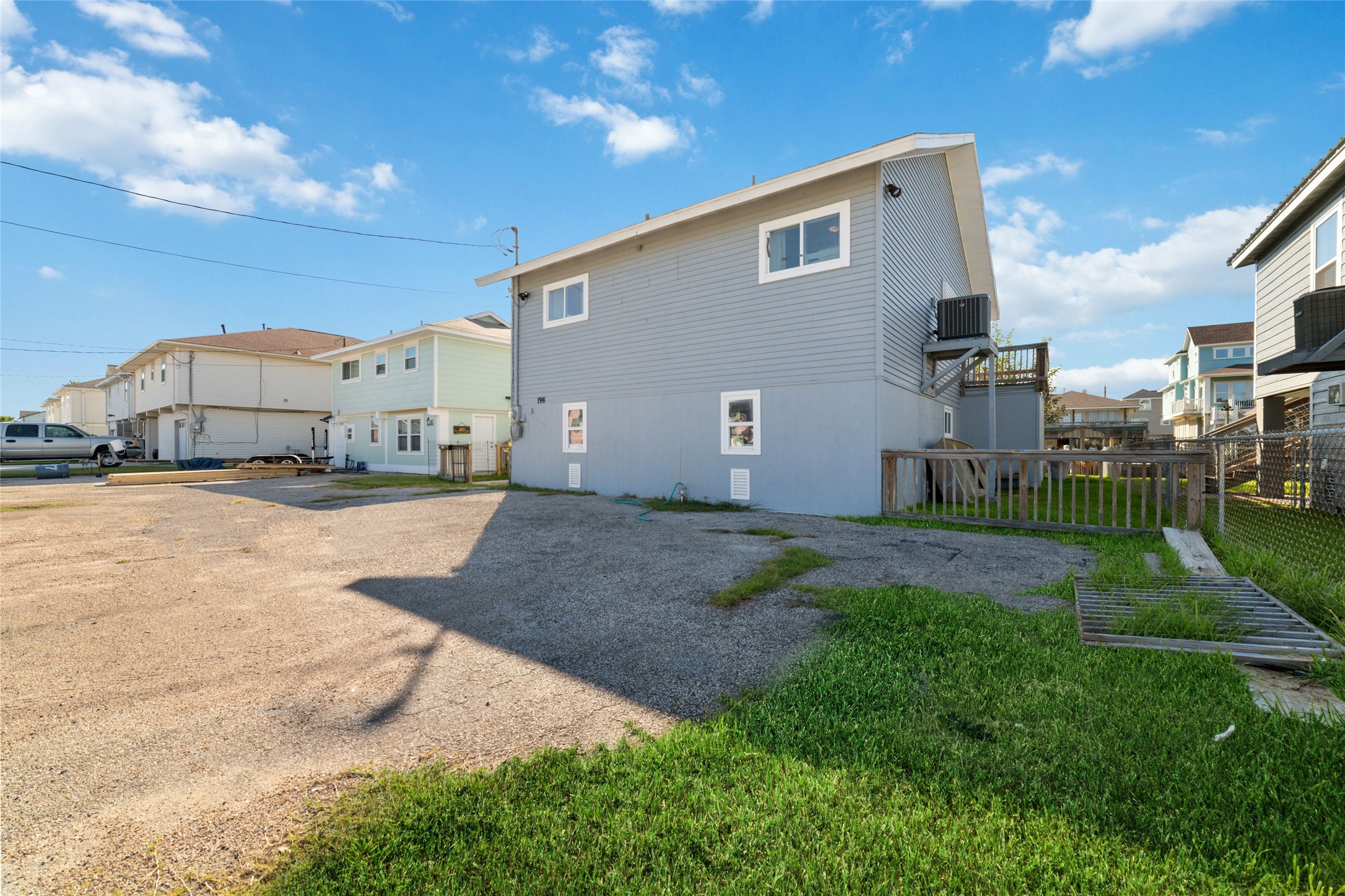 196 Barracuda Street, Bayou Vista, TX 77563