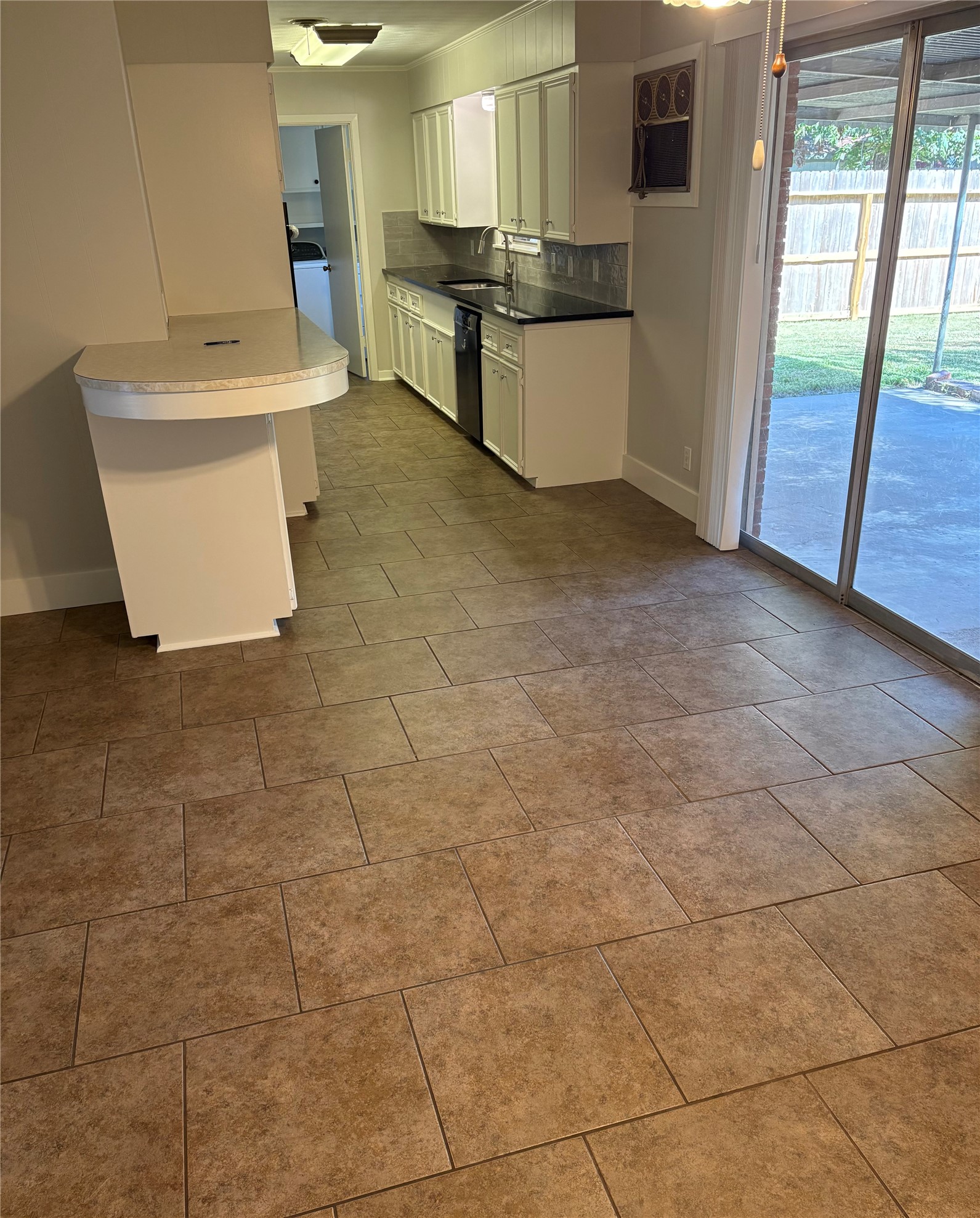 1713 Glenview Lane, Alvin, TX 77511 1713 Glenview Lane, Alvin, TX 77511