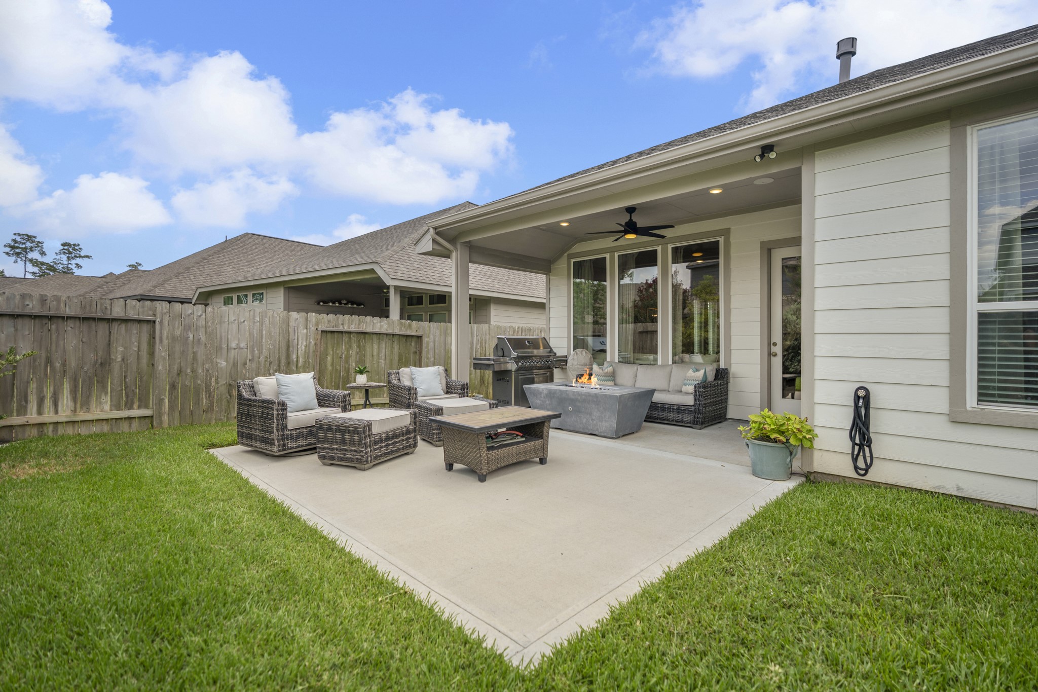 541 Cedar Harbor Court, Conroe, TX 77304