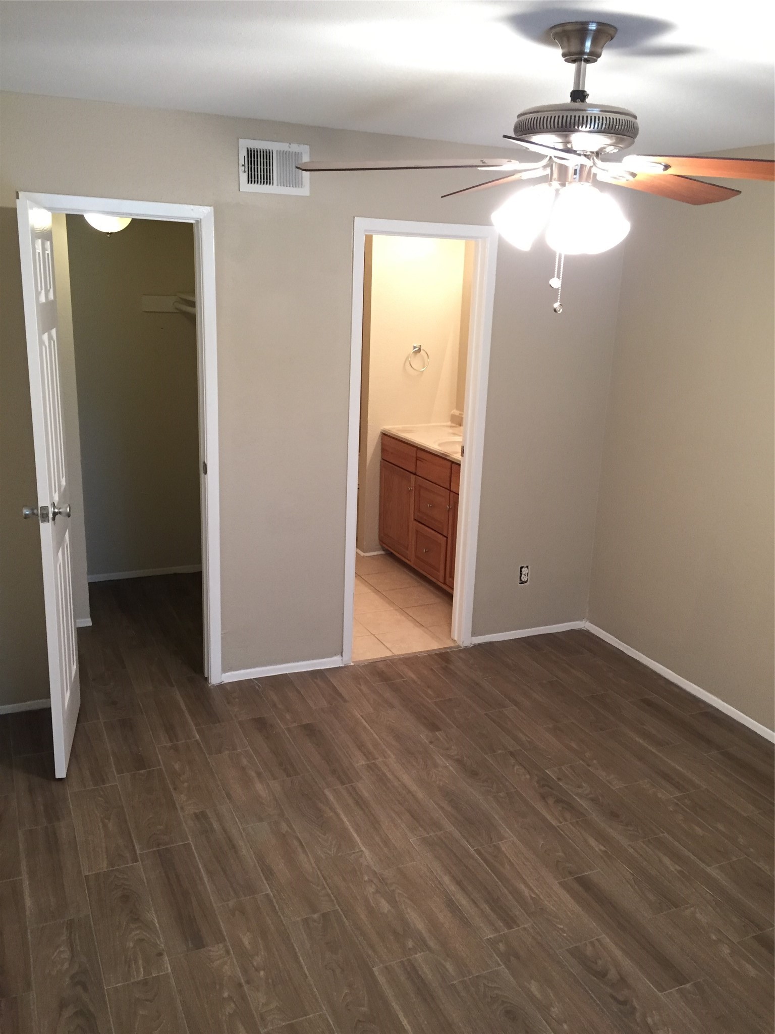 760 Memorial Mews Street, #B, Houston, TX 77079