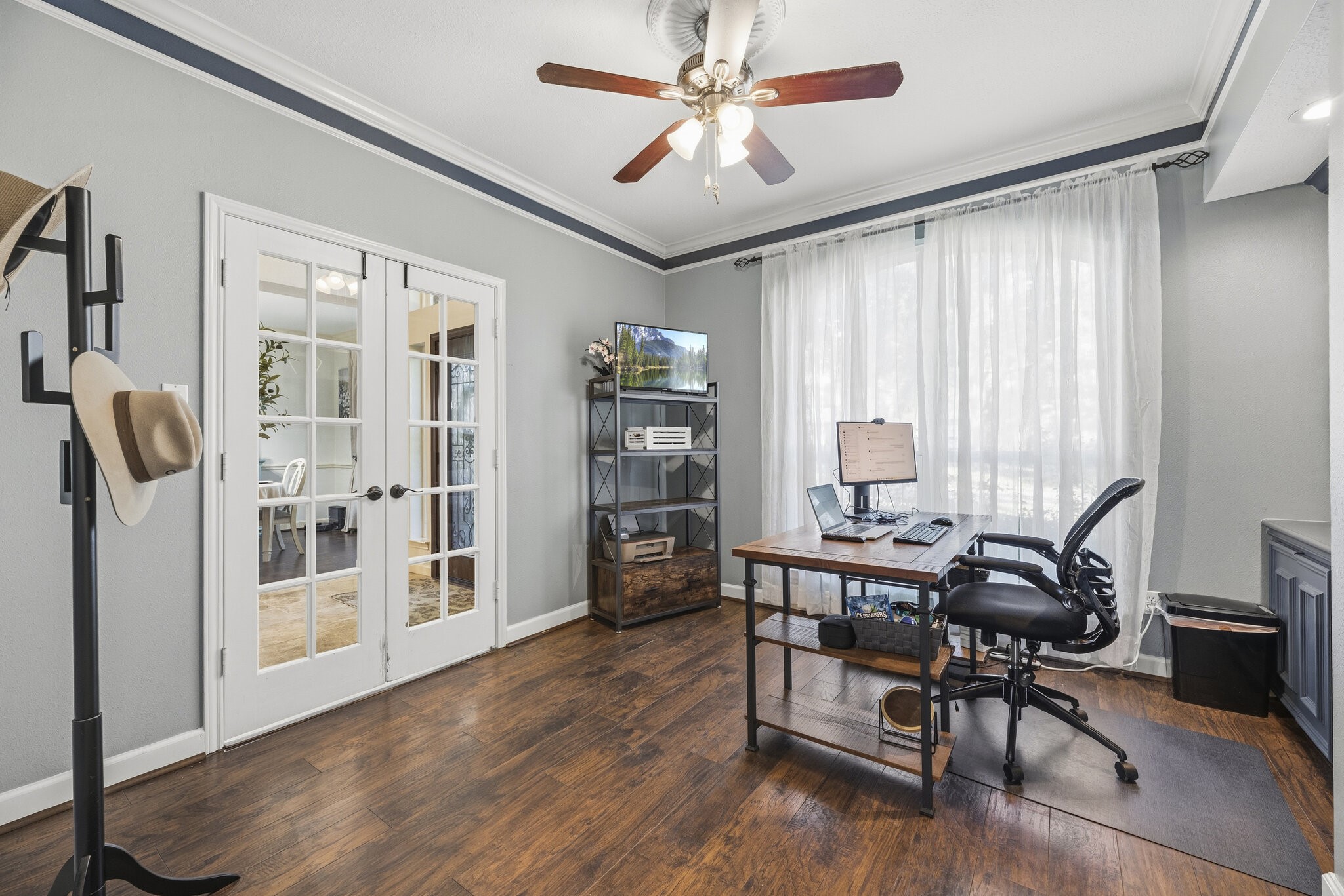 Office Near Entry